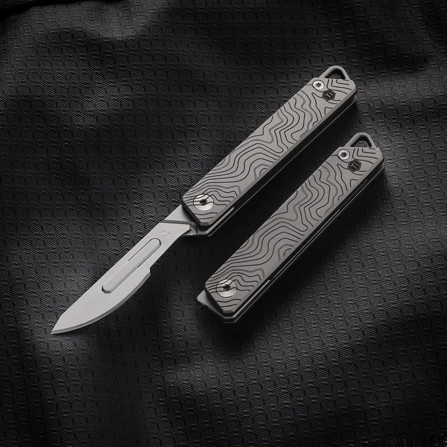 KeyUnity KK02 Cuchillo de bolsillo de titanio, cuchillo plegable de llavero de apertura rápida con cuchillas reemplazables #24 para transporte