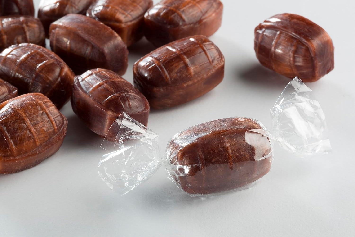 Bayside Candy Barriles de cerveza de raíz a granel de caramelo duro antiguo  envuelto transparente  Caramelo con sabor a cerveza de raíz (10 libras)