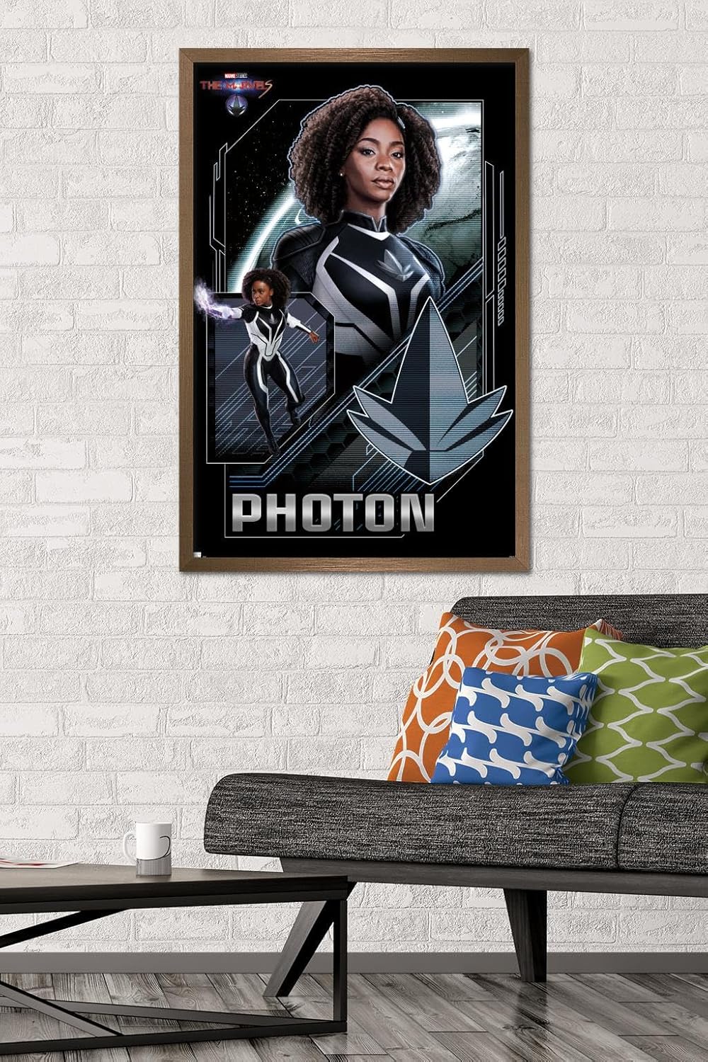 Trends International Marvel The Marvels – Póster de pared con fotón, 22.37 x 34.00 pulgadas, versión enmarcada en bronce