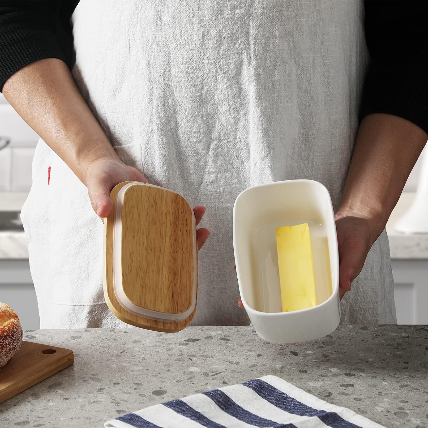 Mantequera de cerámica con tapa de madera, soporte grande para mantequilla cubierto para encimera, recipiente para mantequilla perfecto para