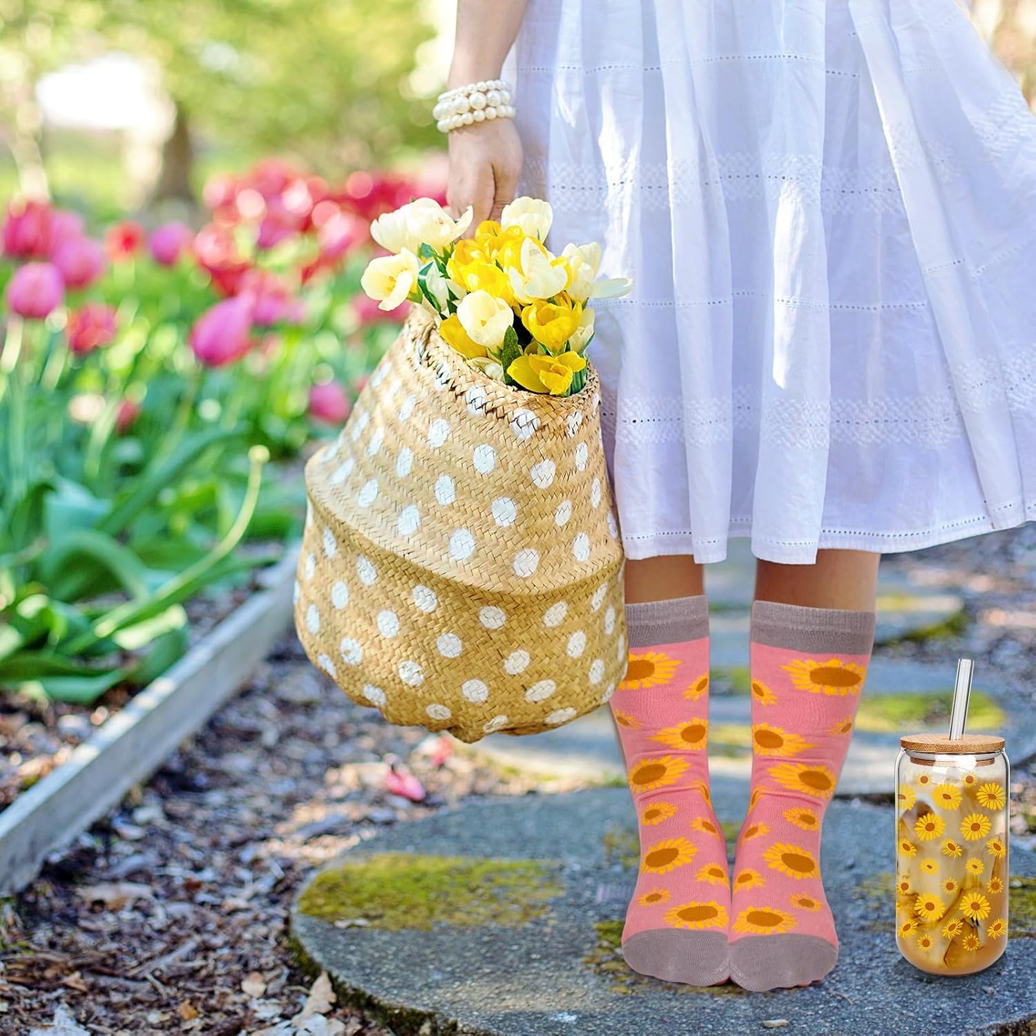 Mason Life Regalos de girasol, regalos de girasol para mujer, tazas de vidrio con tapas y pajitas, taza de girasol y calcetines divertidos, taza de