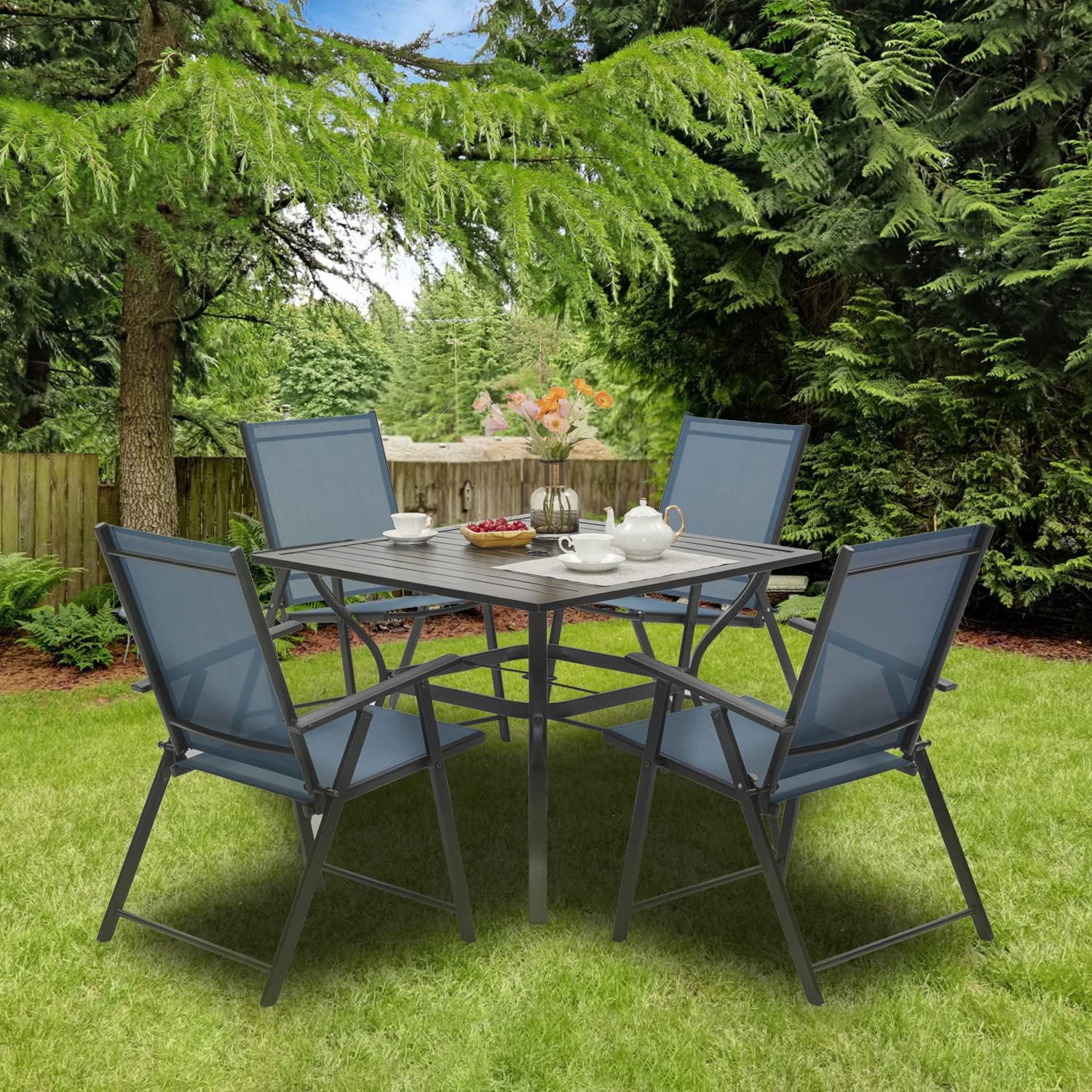 VICLLAX Juego de 5 sillas y mesa de comedor de patio, 4 sillas plegables reclinables para exteriores con reposabrazos y 1 mesa de comedor cuadrada