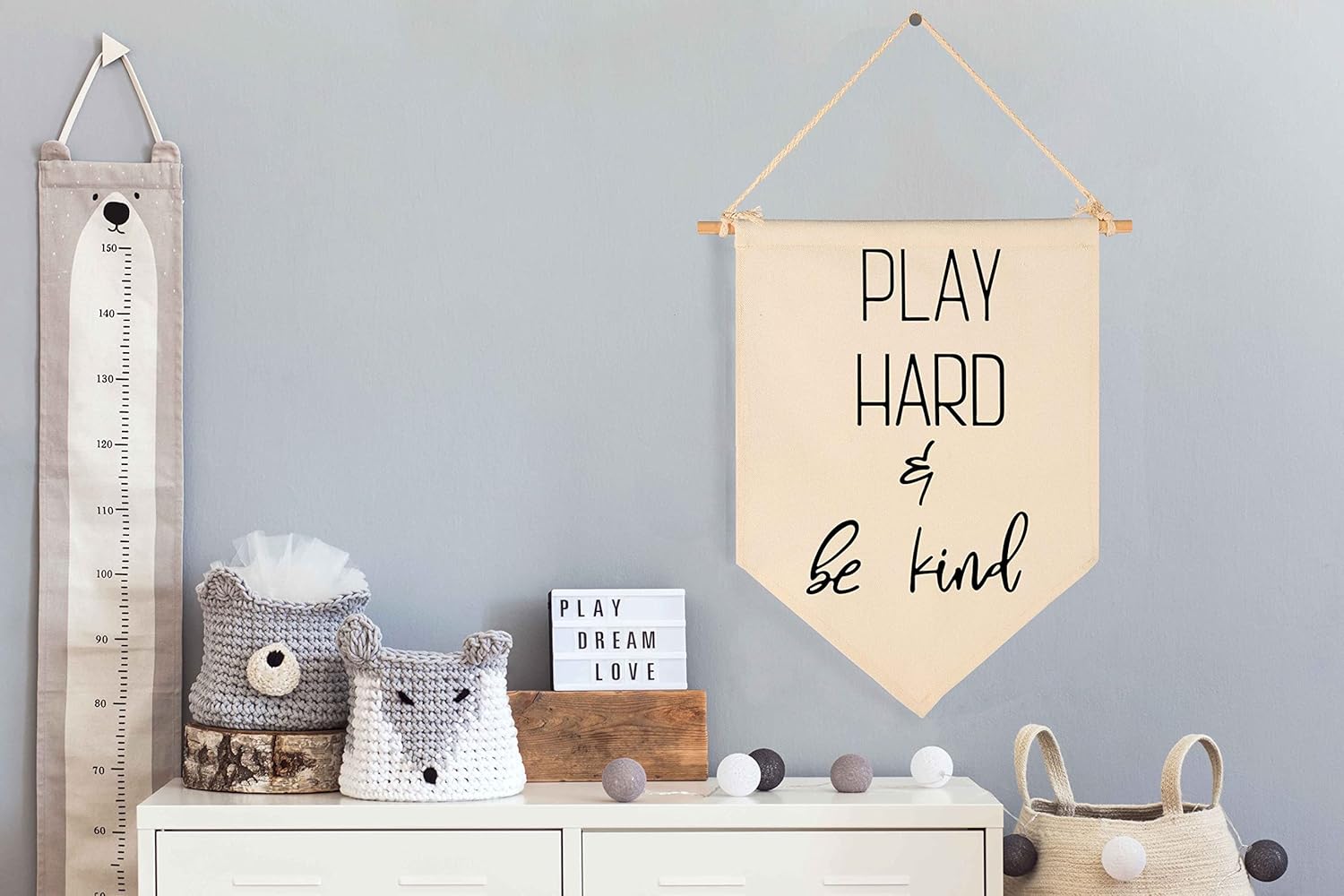 Decoración para habitación de niños con texto en inglés “Play Hard and be Kind”, banderín colgante de lona para pared, regalo para guardería,