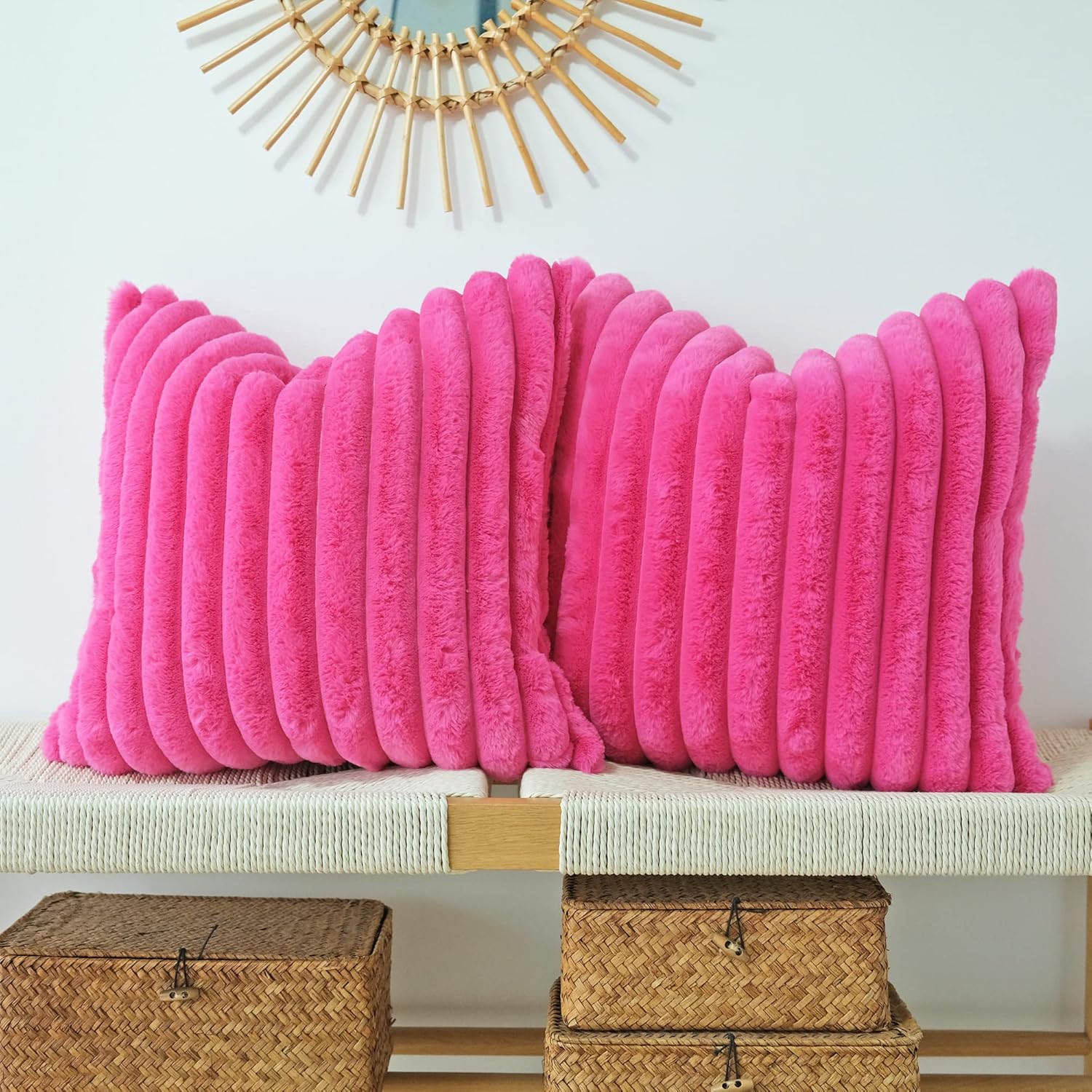 JOJUSIS Paquete de 2 fundas de almohada decorativas de felpa de pelo sintético para sofá, fundas de almohada suaves (rosa intenso, 18 x 18 pulgadas)
