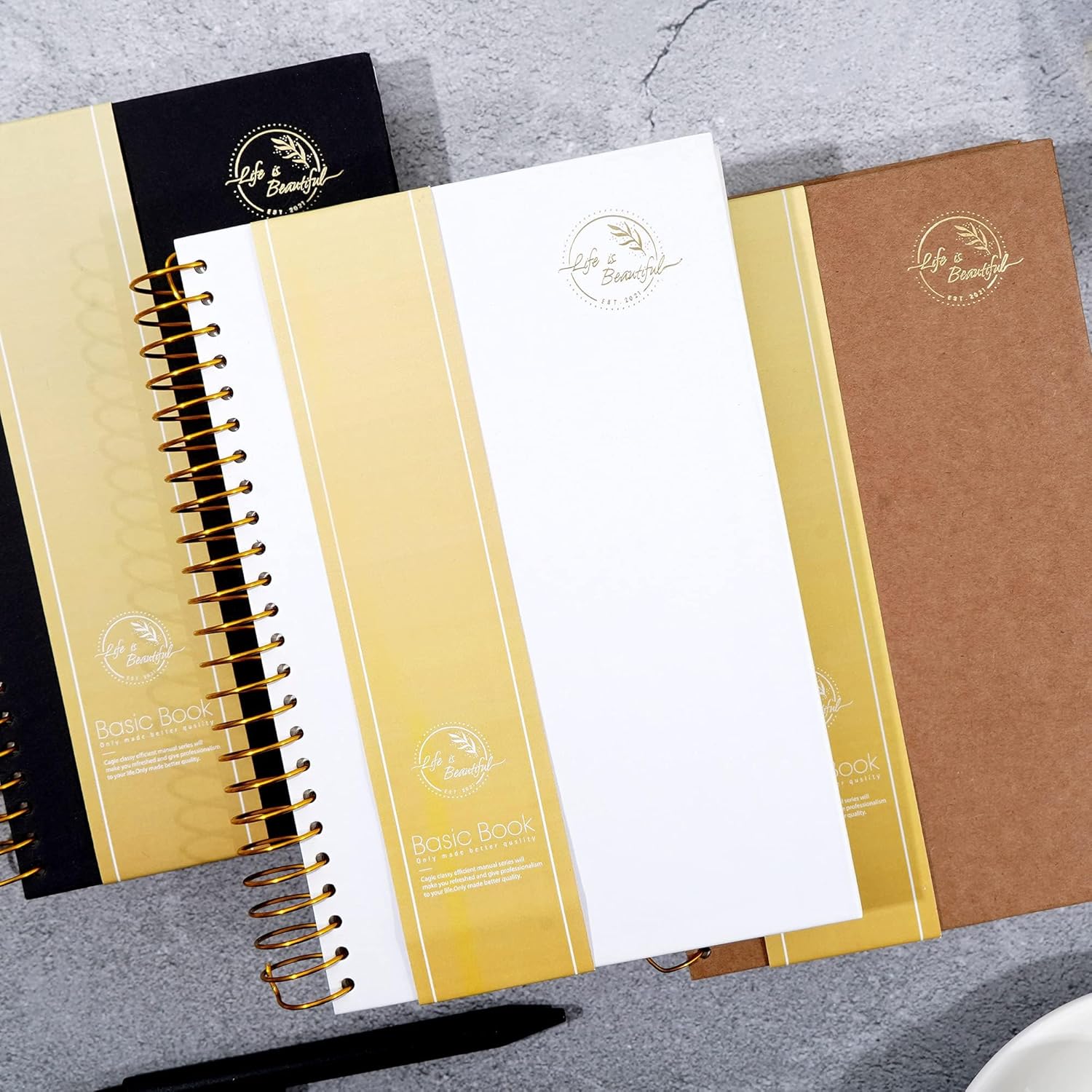 Yoment Cuaderno pequeño en espiral, 300 páginas, cuadernos en espiral de tapa dura, cuaderno de 5.5 x 7.5 pulgadas, cuaderno de rayas