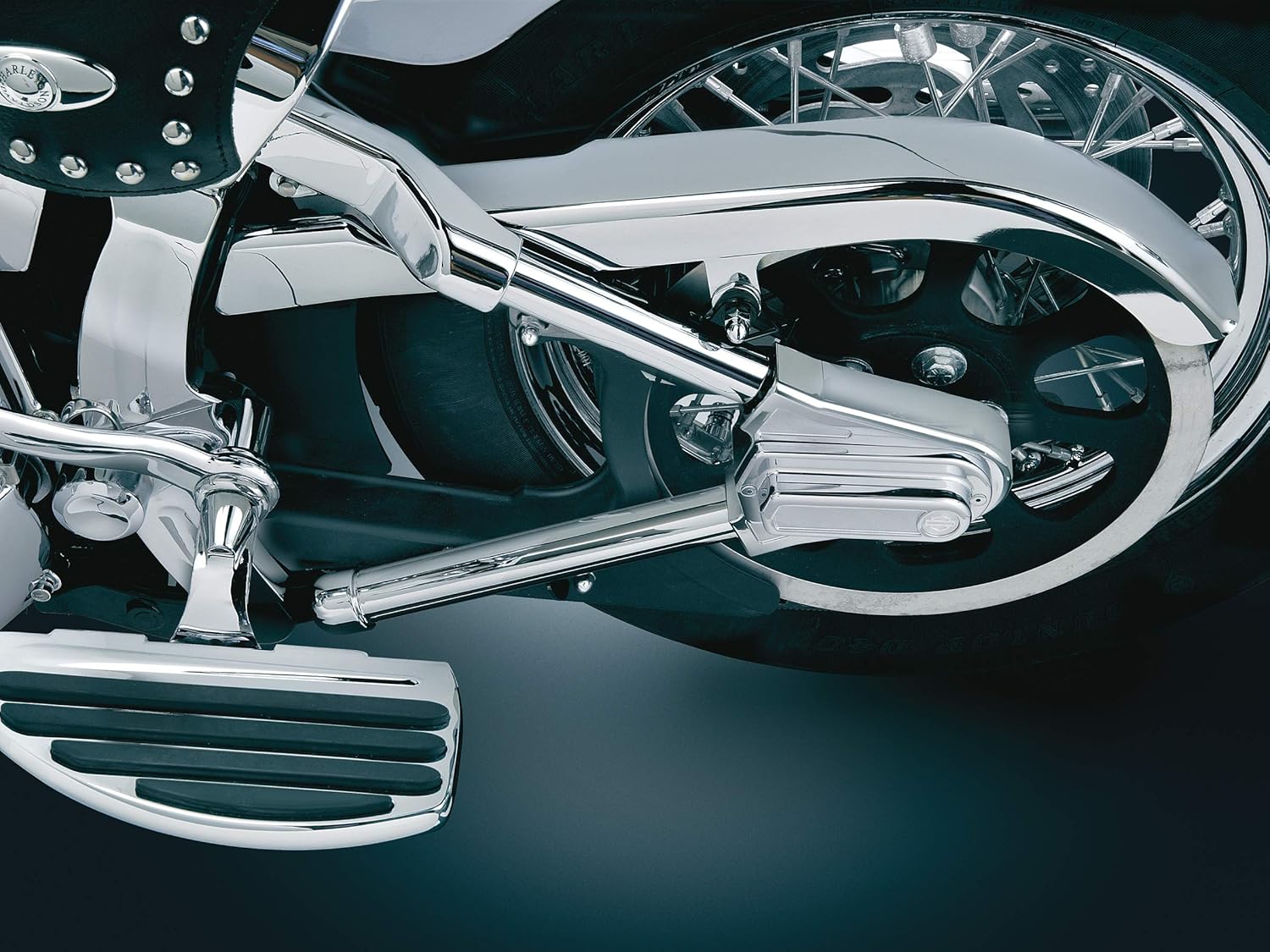 Kuryakyn 8108 Accesorio de acento de motocicleta cubiertas de tubo basculante para motocicletas Harley-Davidson Softail 2000-07, cromadas