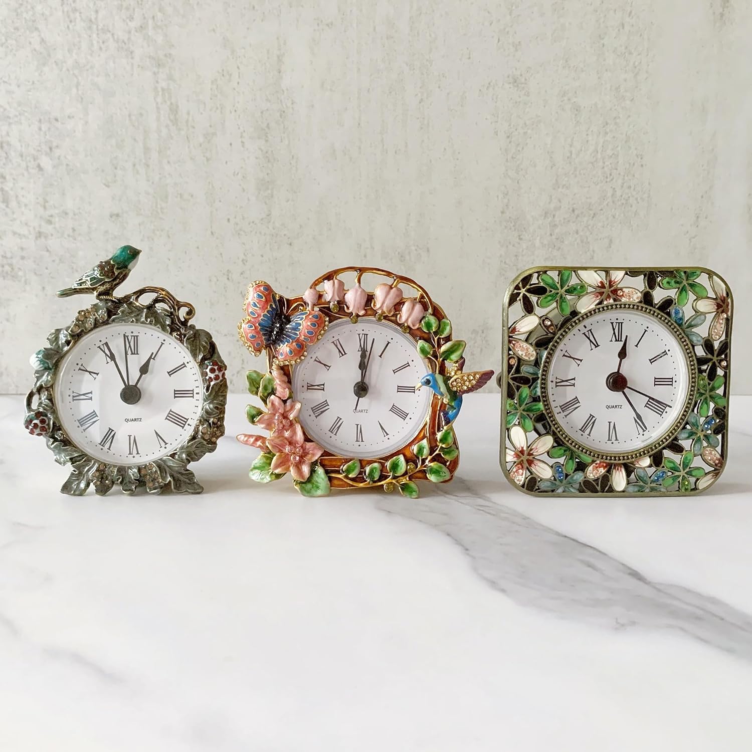 Pewery Mini reloj de mesa decorativo, reloj analógico silencioso de metal vintage, de cuarzo, funciona con pilas, para decoración de sala de estar,