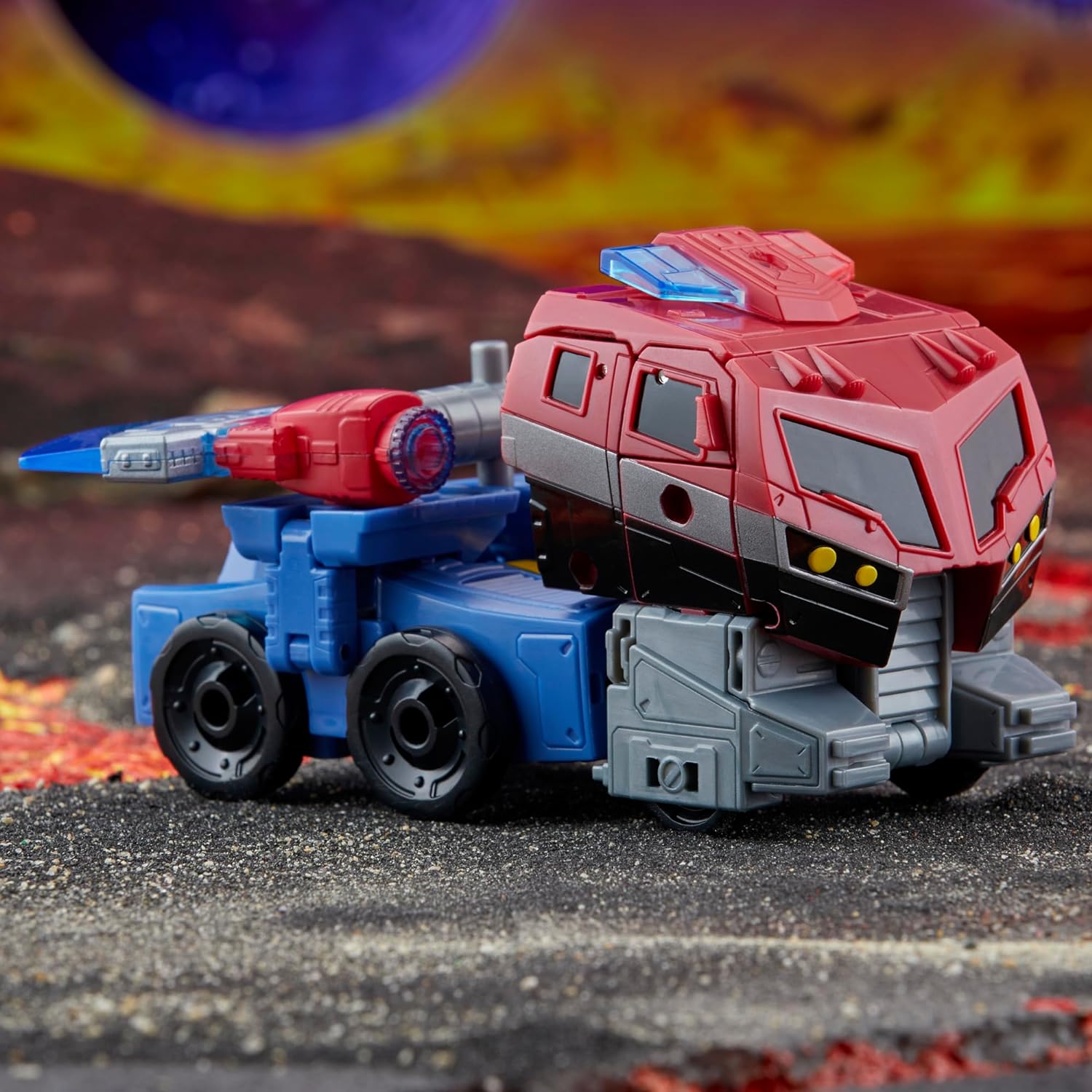 Transformers Legacy United Voyager Class Animated Universe Optimus Prime, figura de acción de conversión de 7 pulgadas, 8+