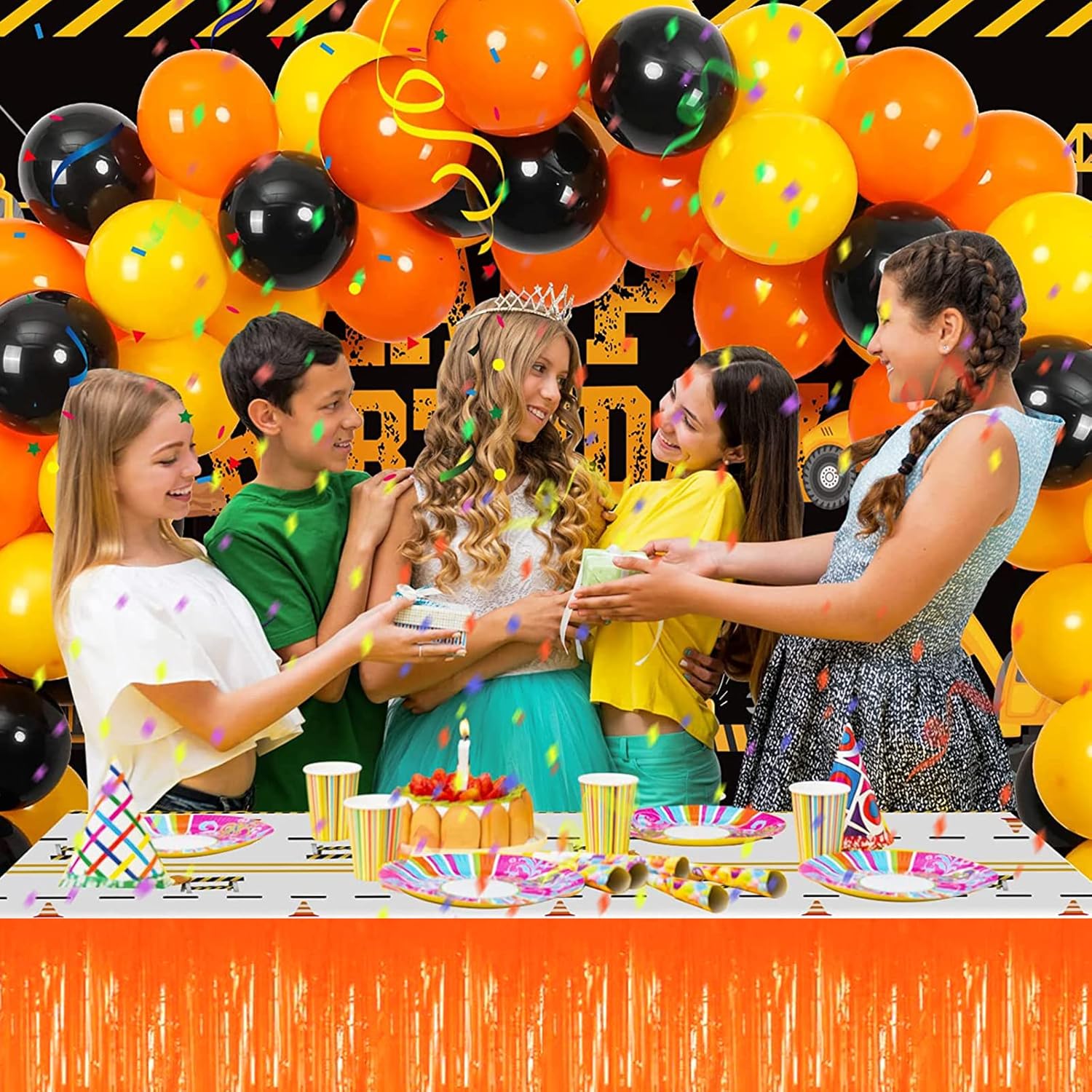 Paquete de 6 faldas de mesa de 29 x 108 pulgadas con flecos metálicos de color naranja para decoración de fiesta de oropel con serpentina, cortinas