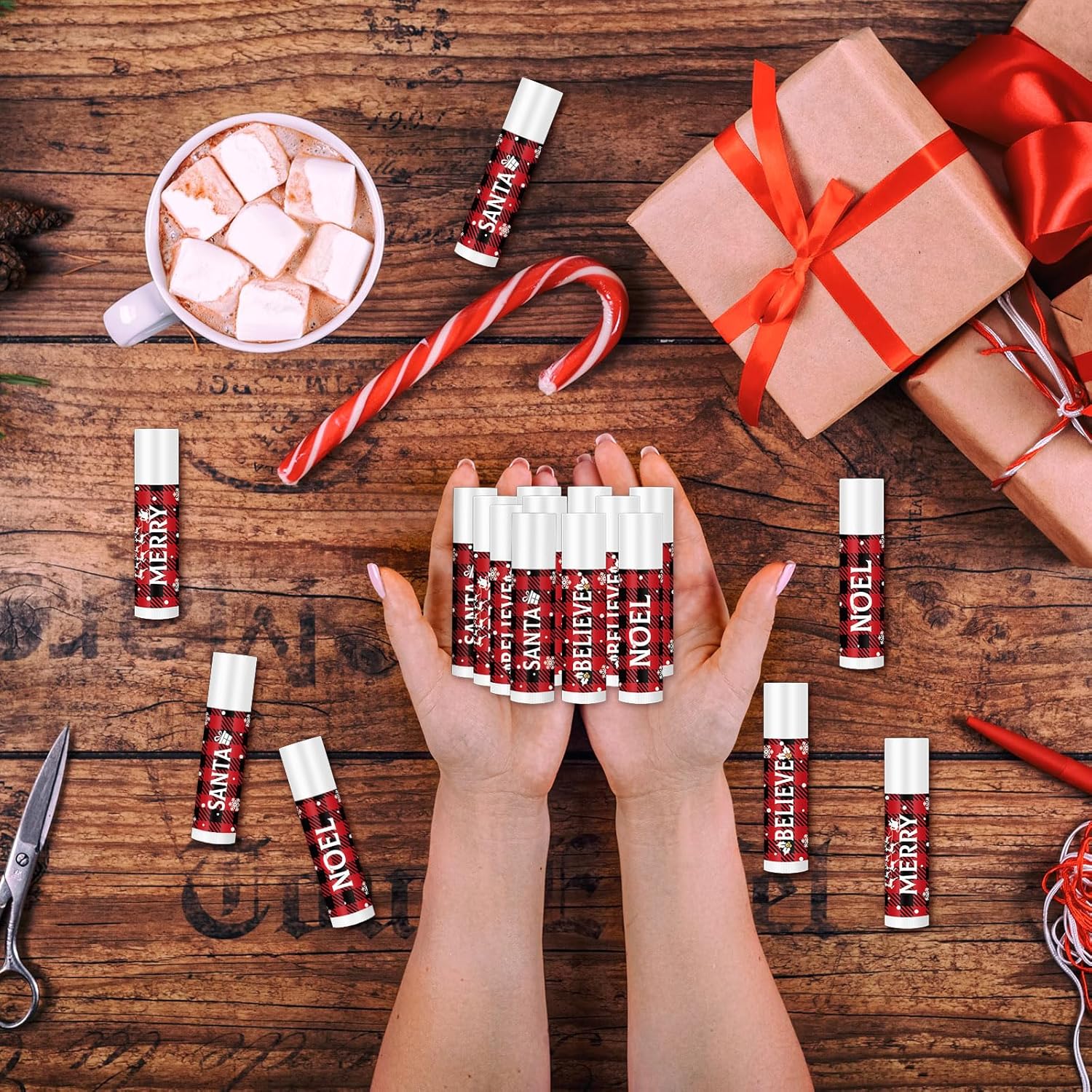 Sosation Bálsamo labial con sabor a Navidad, 80 unidades, juego de regalo de calcetines navideños para celebrar el bálsamo labial en barra para