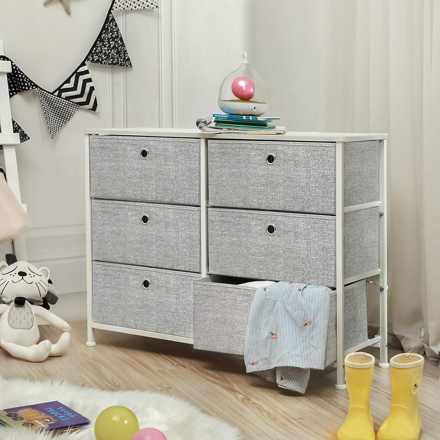 SONGMICS Cómoda de almacenamiento de 3 niveles con 6 cajones de tela fáciles de tirar y mesa de madera, 31.5 pulgadas de largo x 11.8 pulgadas de