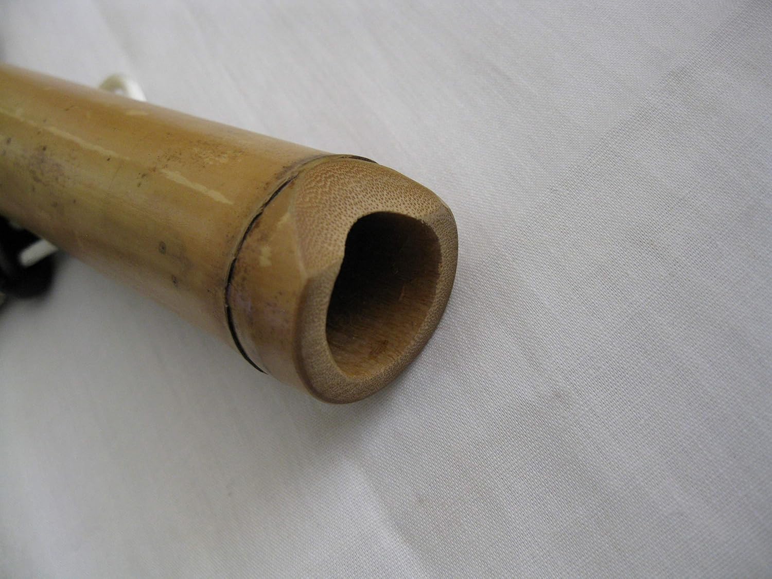 1.8 Zen Shakuhachi. Instrumento pentatónico. w. Boquilla de bambú natural y extremo de raíz.