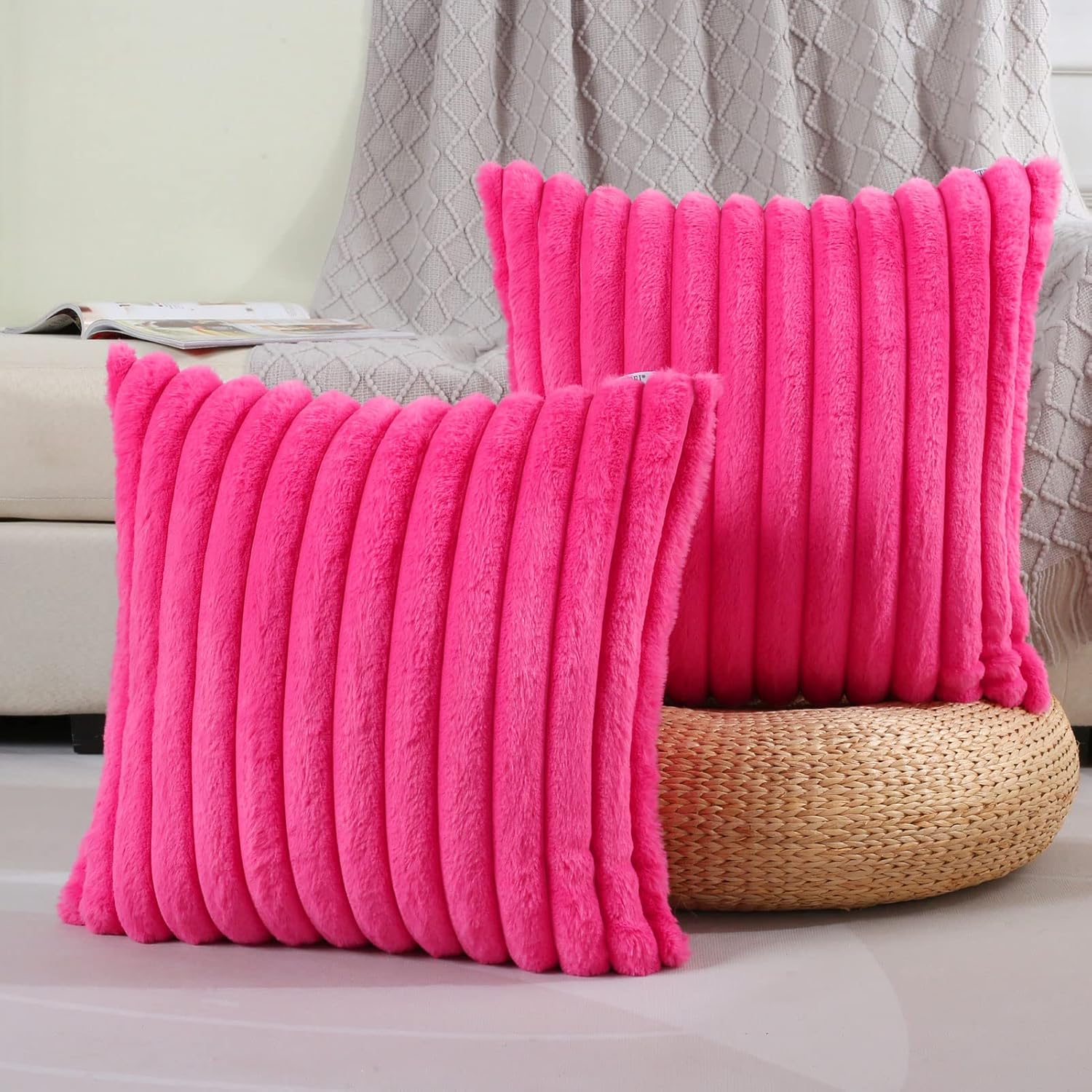 FUTEI – Juego de 2 fundas de almohada decorativas con rayas de color rosado intenso, 18 x 18 pulgadas, cuadradas y primaverales, piel sintética de
