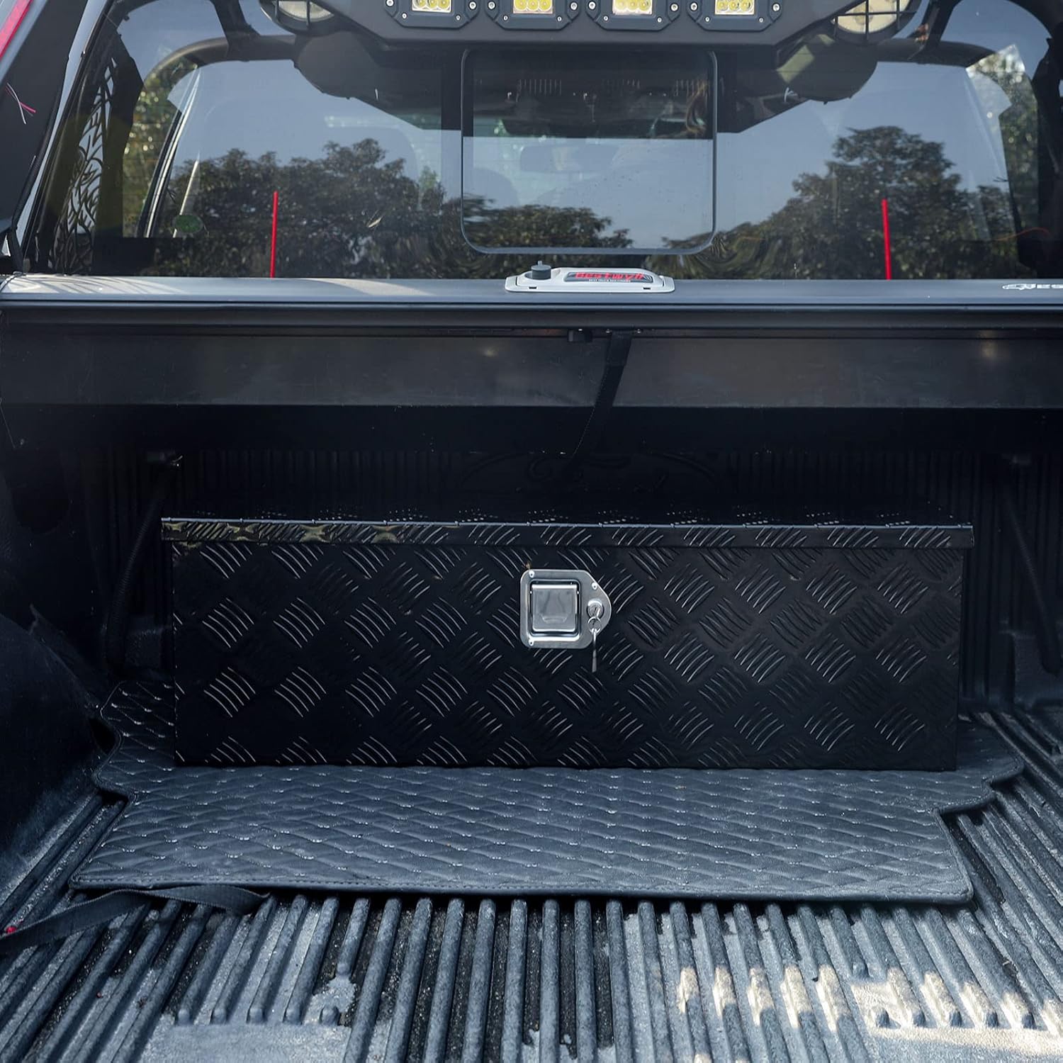 Caja de herramientas de aluminio negro de 49 x 15 x 15 pulgadas con cerradura y llaves, caja de herramientas de 5 barras de banda de rodadura, caja