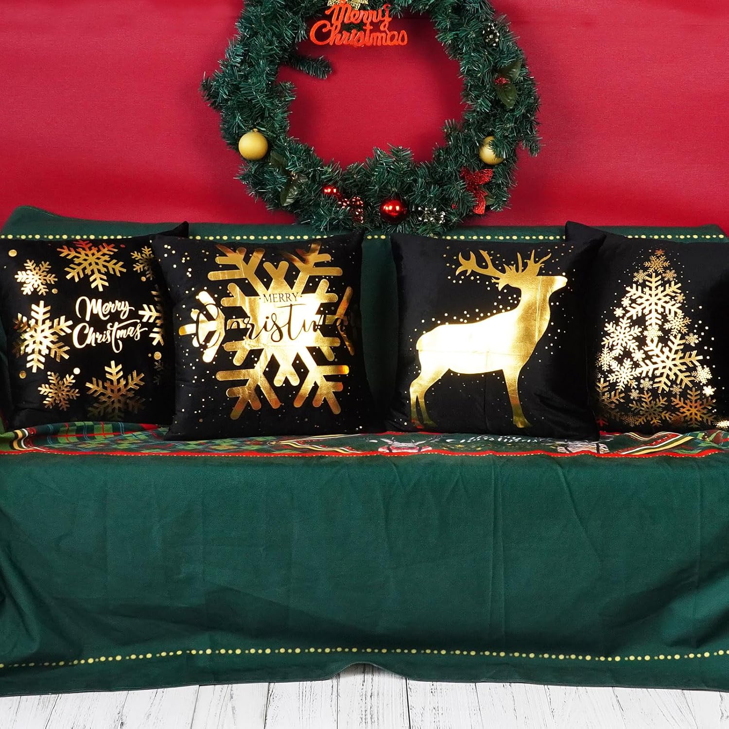 ONWAY Juego de 4 fundas de almohada decorativas de Navidad de 18 x 18 pulgadas, diseño de copos de nieve, renos, decoración dorada para sofá,