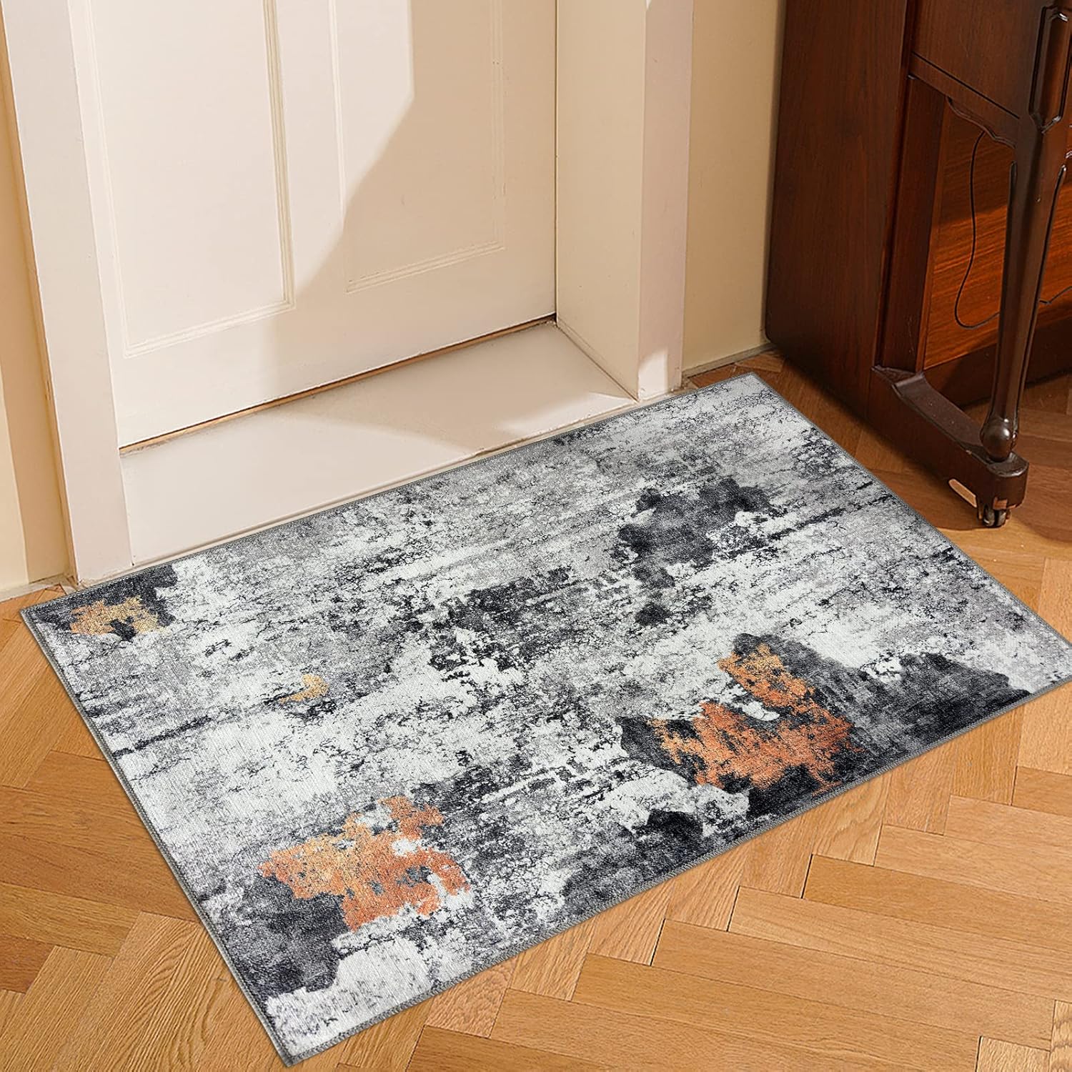 OIGAE Alfombra lavable de 2 x 3 pies, alfombra de entrada pequeña abstracta moderna con respaldo antideslizante, alfombra de entrada frontal para