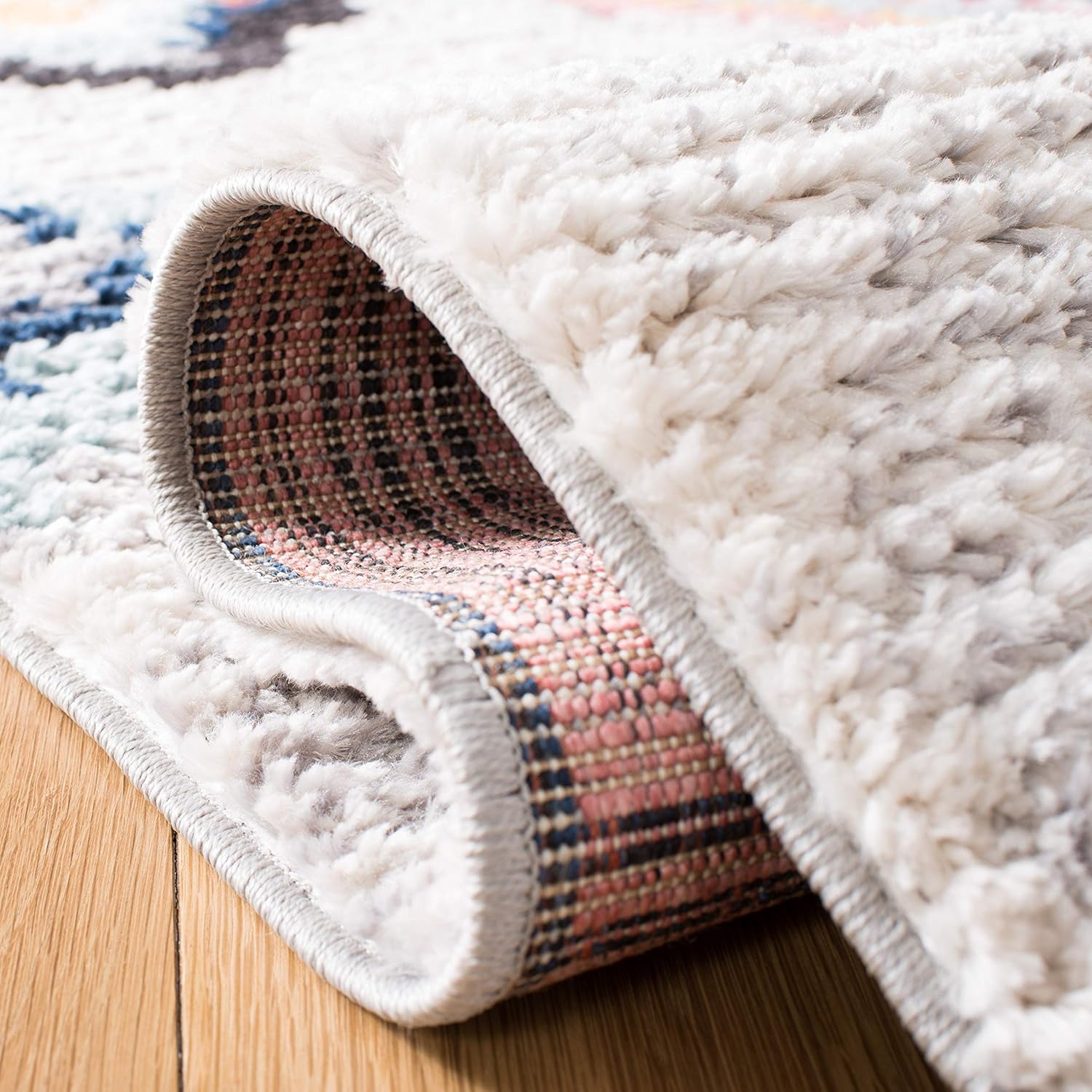 SAFAVIEH Morocco Collection – Alfombra decorativa de 4 x 6 pies, color marfil y multicolor, diseño tribal bohemio marroquí, no desprende pelusa y de