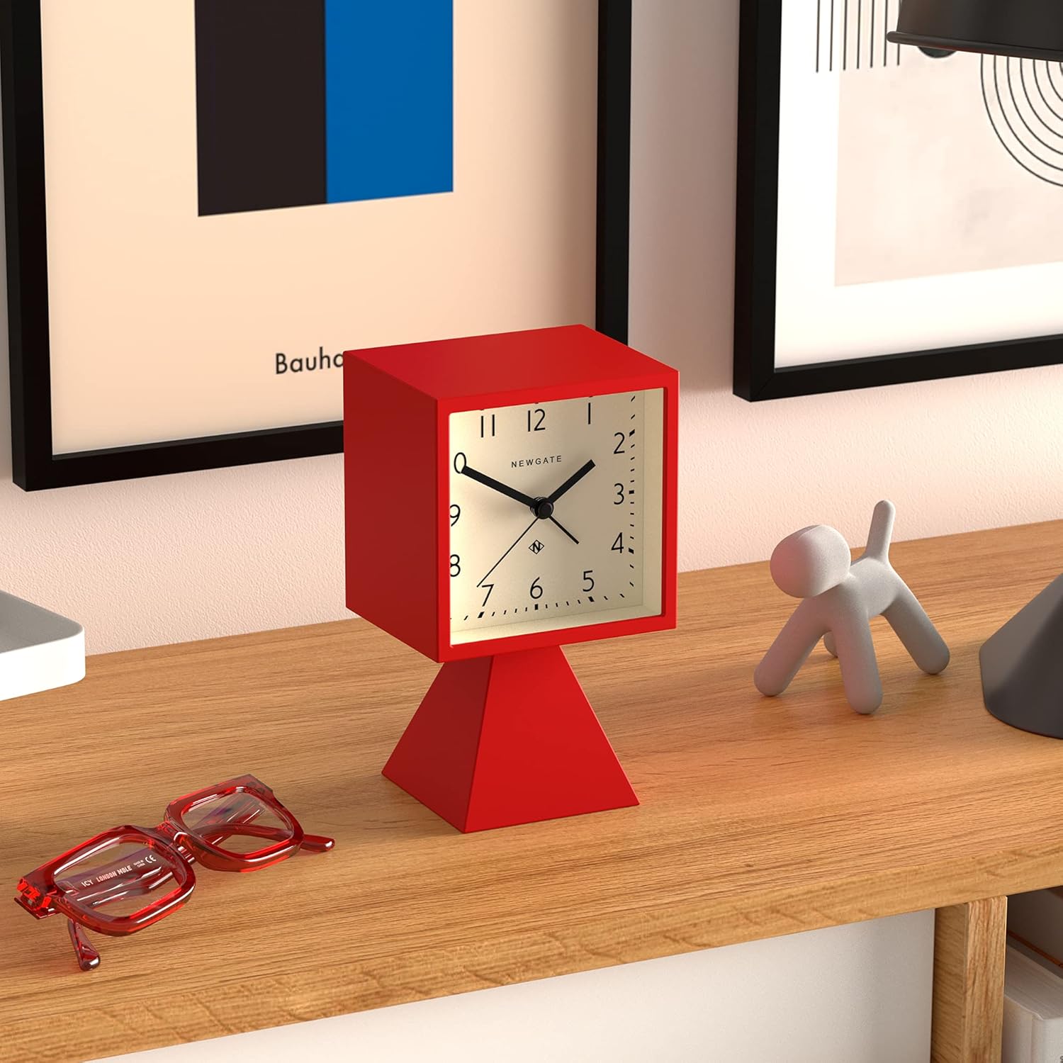 NEWGATE Brian Retro – Reloj despertador de escritorio, reloj despertador cuadrado, analógico, sin tictac, reloj despertador pequeño, esfera árabe,