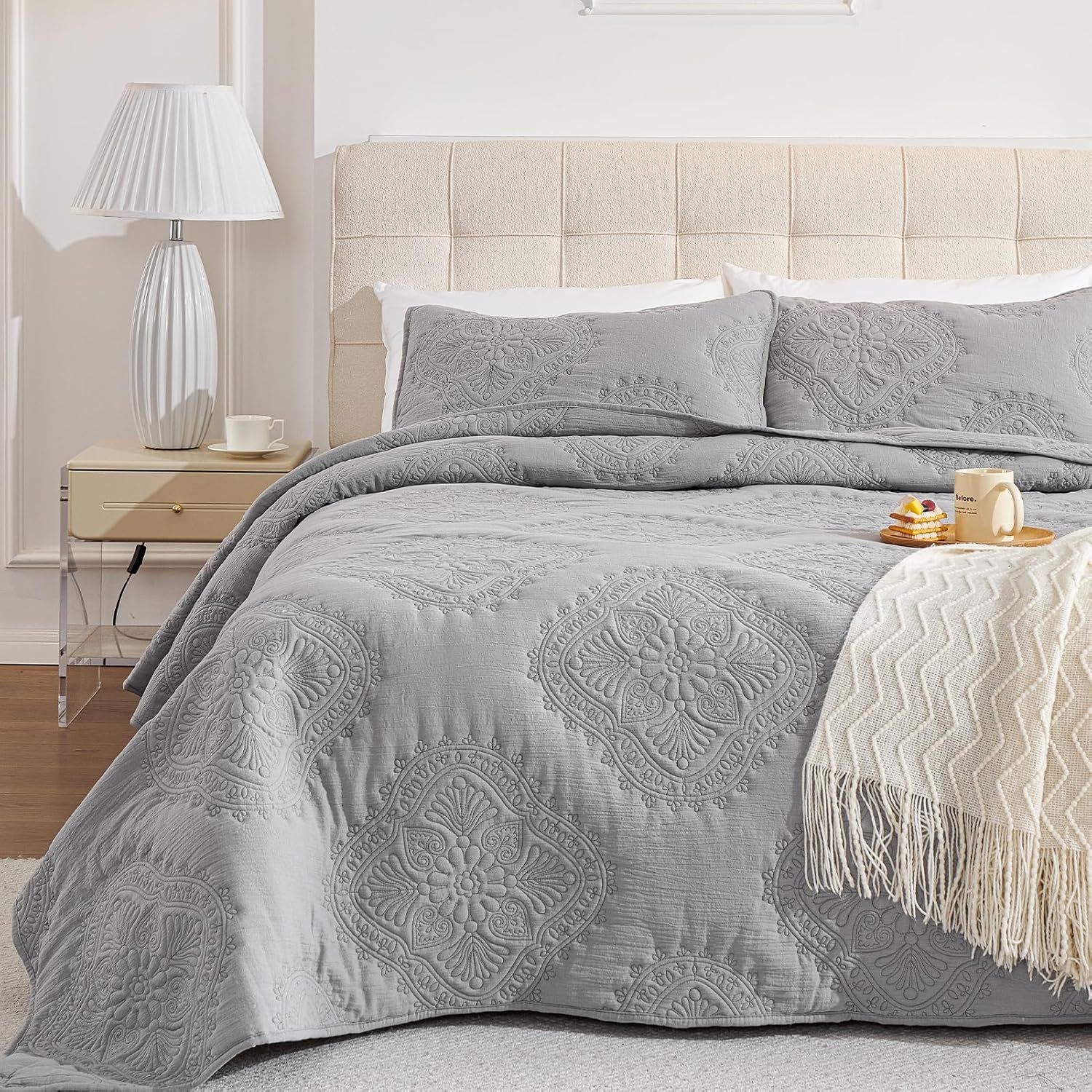Juego de ropa de cama de tamaño King blanco con fundas de almohada, colcha ligera y suave, manta acolchada, funda de edredón fina, para todas las