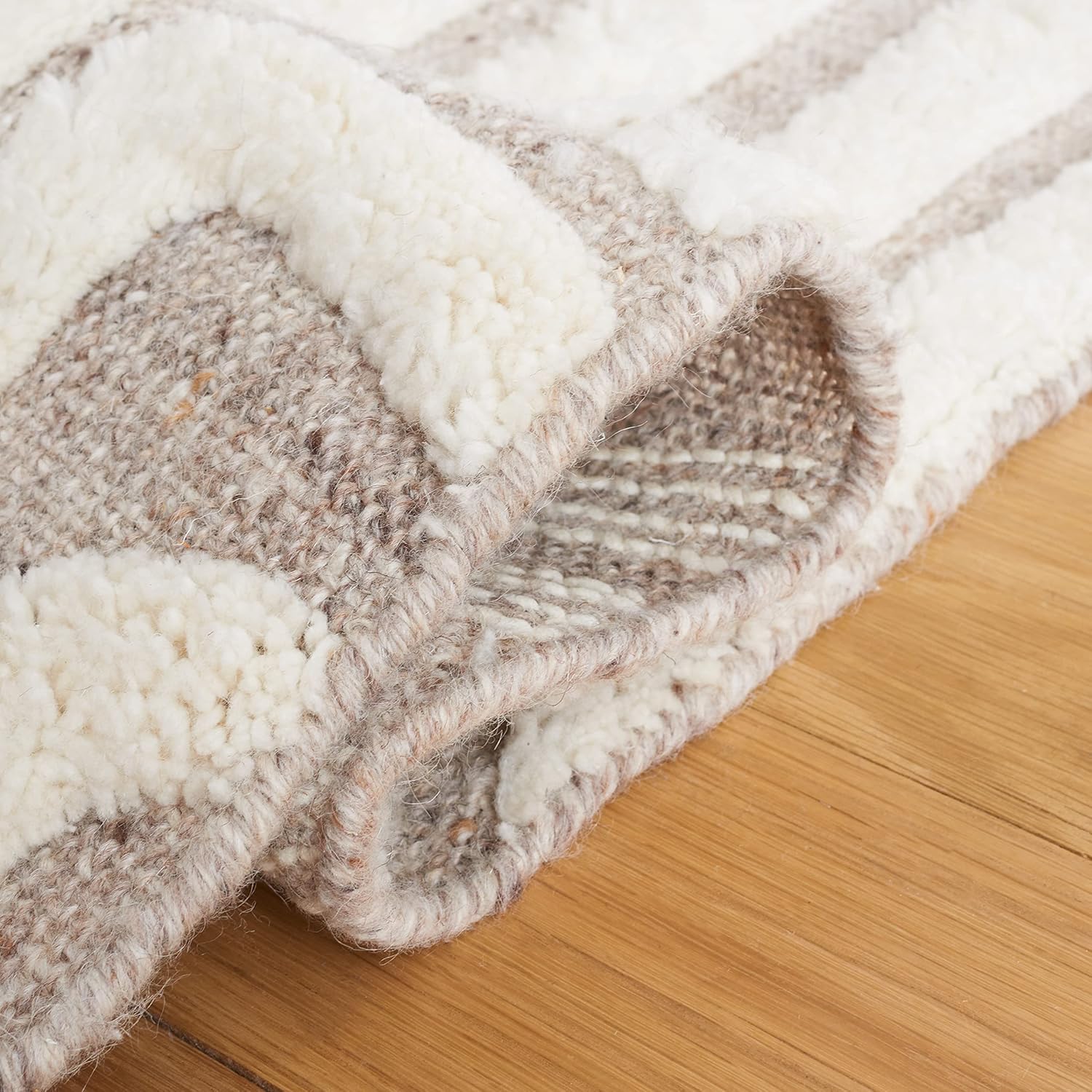 SAFAVIEH Kilim Collection – Alfombra cuadrada de 4 pies, color beige y marfil, hecha a mano de lana moderna con textura de mediados de siglo, ideal