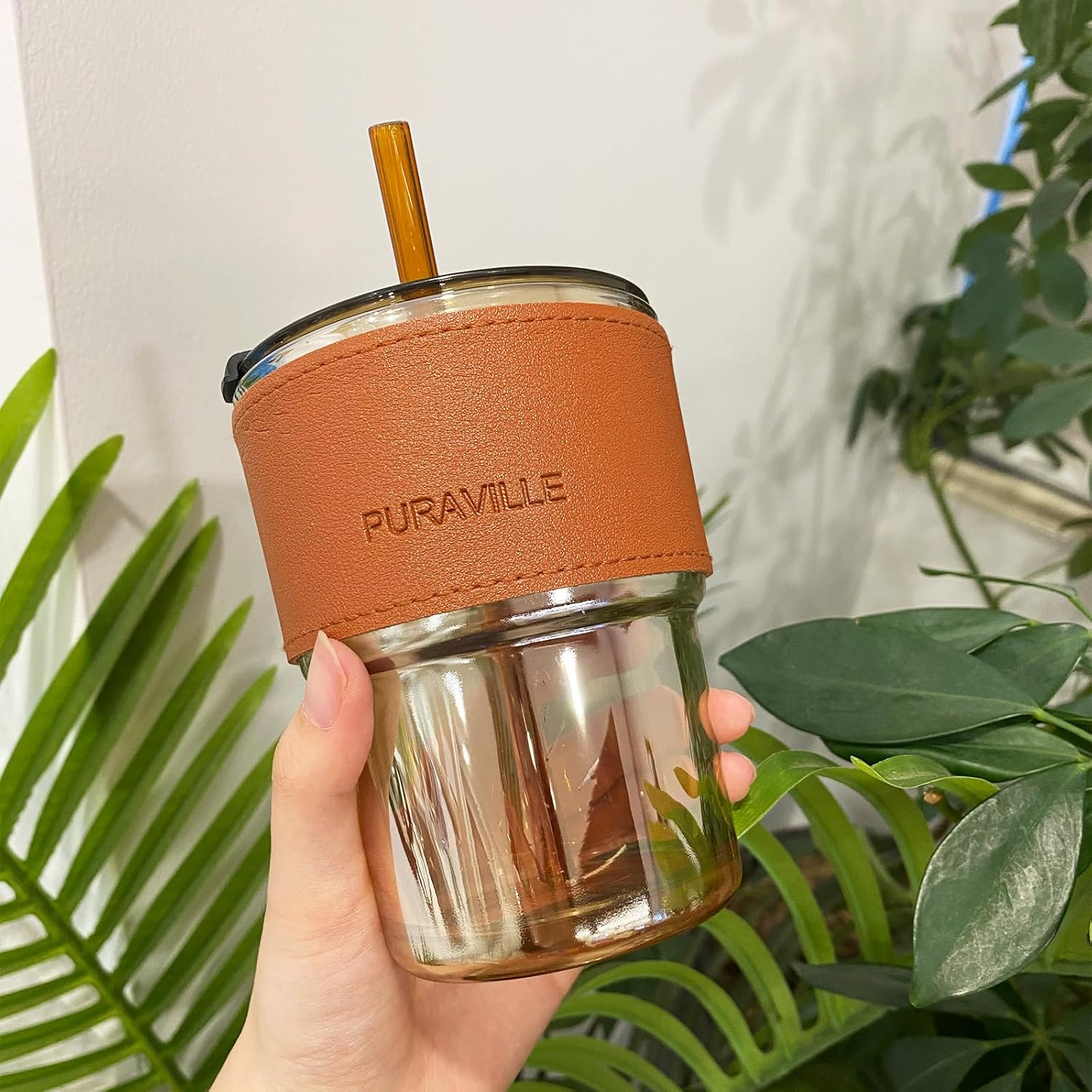 Puraville Paquete de 2 tazas de café helado de 14 oz14.2 fl oz con tapas y pajitas, vasos de vidrio de pared gruesa para café con mangas aisladas,