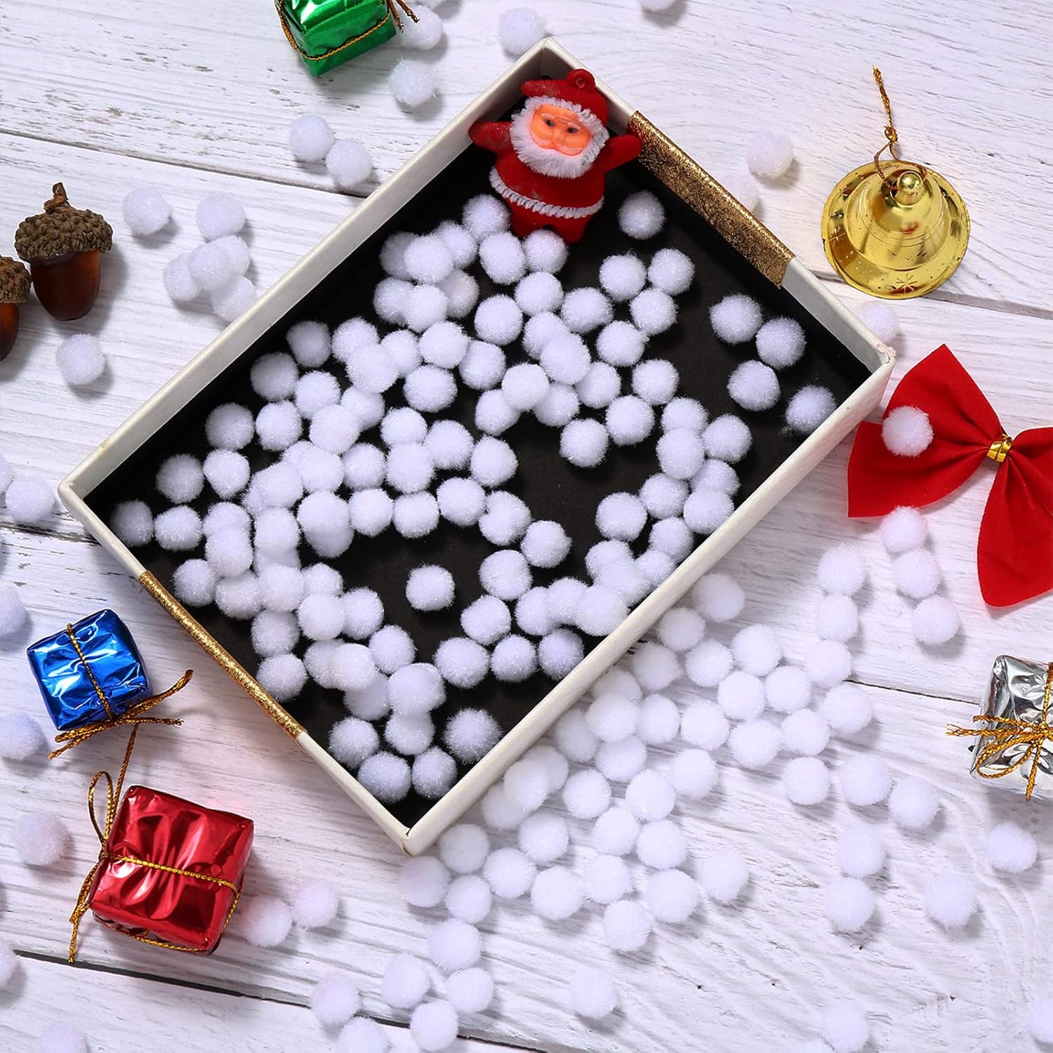 Boao 600 Pieces Christmas Pom Poms Balls, Assorted Sizes Arts and Craft Pompoms Fluffy Pom Balls Mini for Christmas DIY Party Decorations (White,