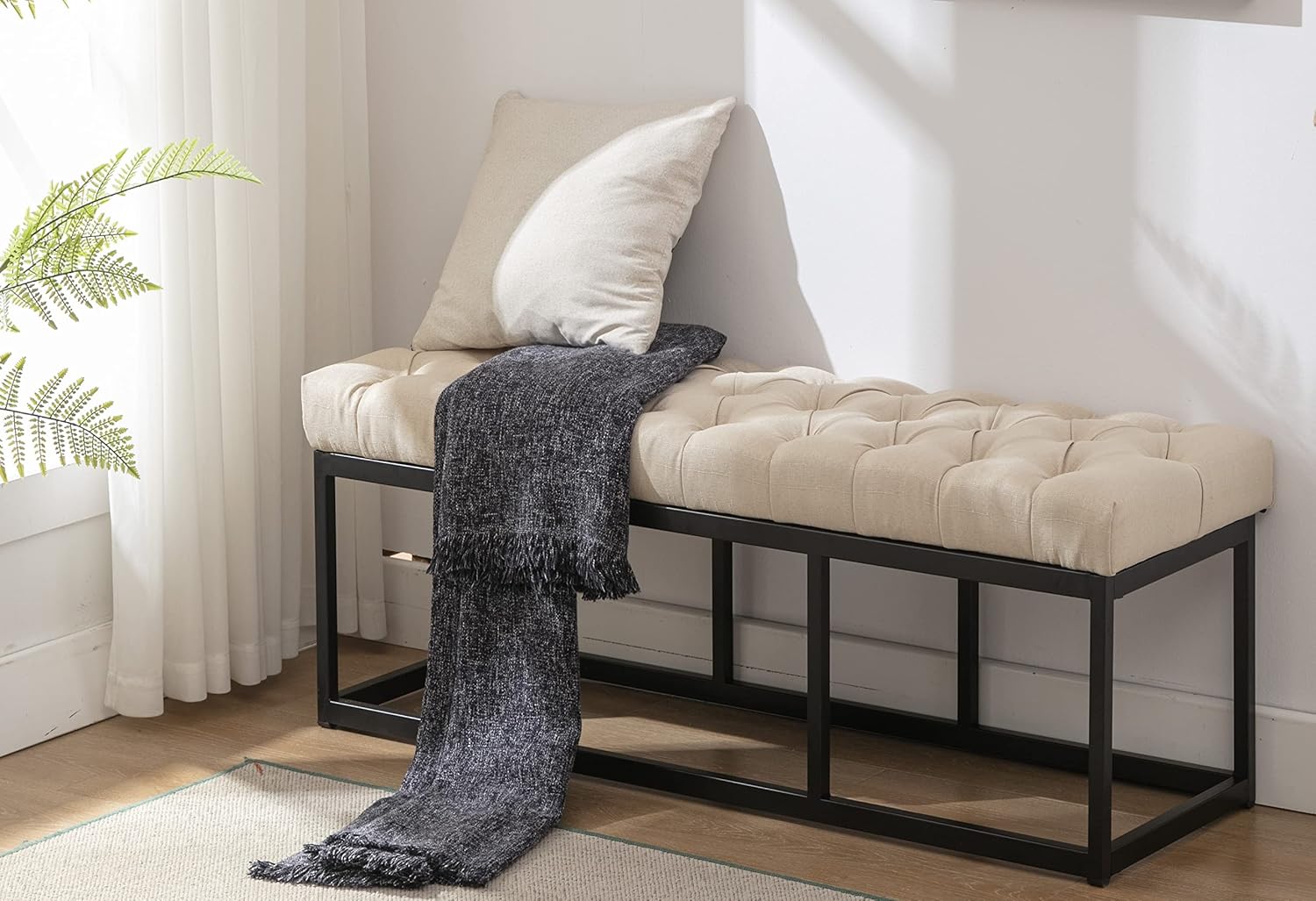 Banco largo tapizado con patas de metal, banco de extremo de cama para dormitorio, banco de entrada.