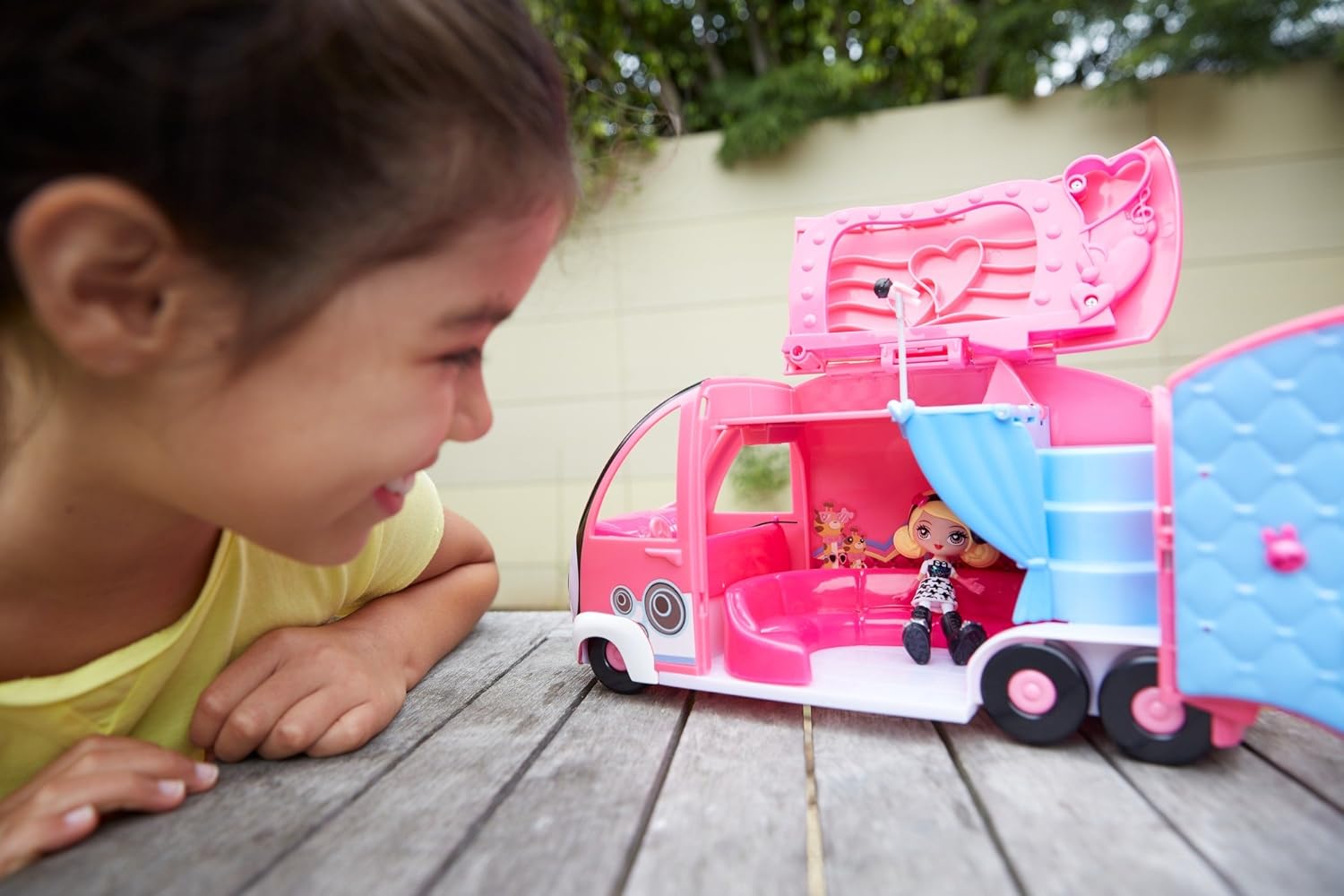 Mattel Kuu Kuu Harajuku Tour Bus