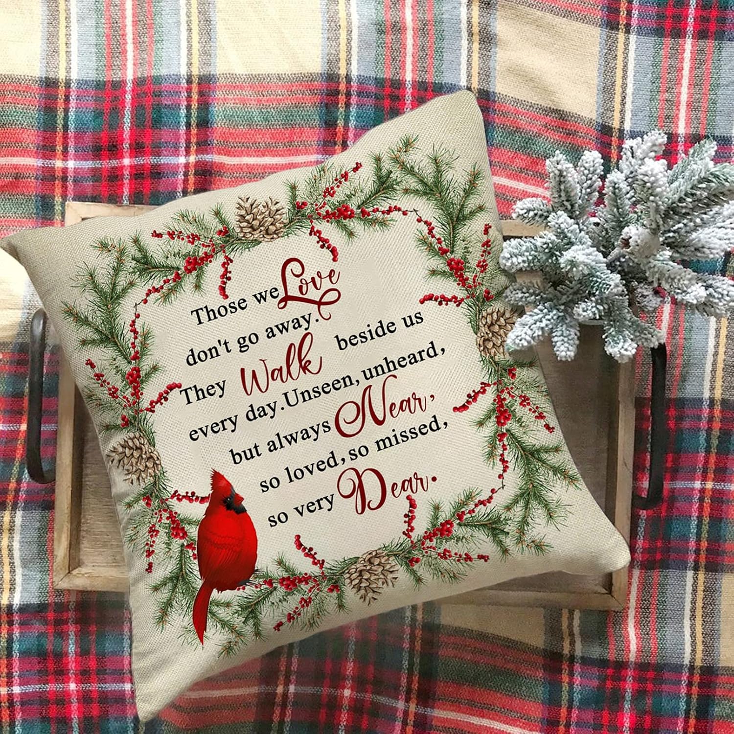Softxpp Funda de almohada decorativa de cardenal de invierno, diseño de pájaros rojos de Navidad, conos de pino, con cita de cotización, bayas de