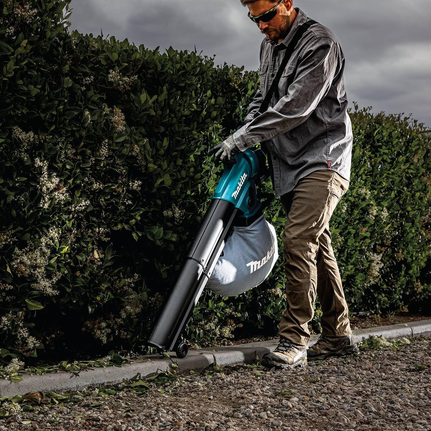 Makita XBU07Z 18V LXT Soplador sin escobillastrituradora al vacío, solo herramienta