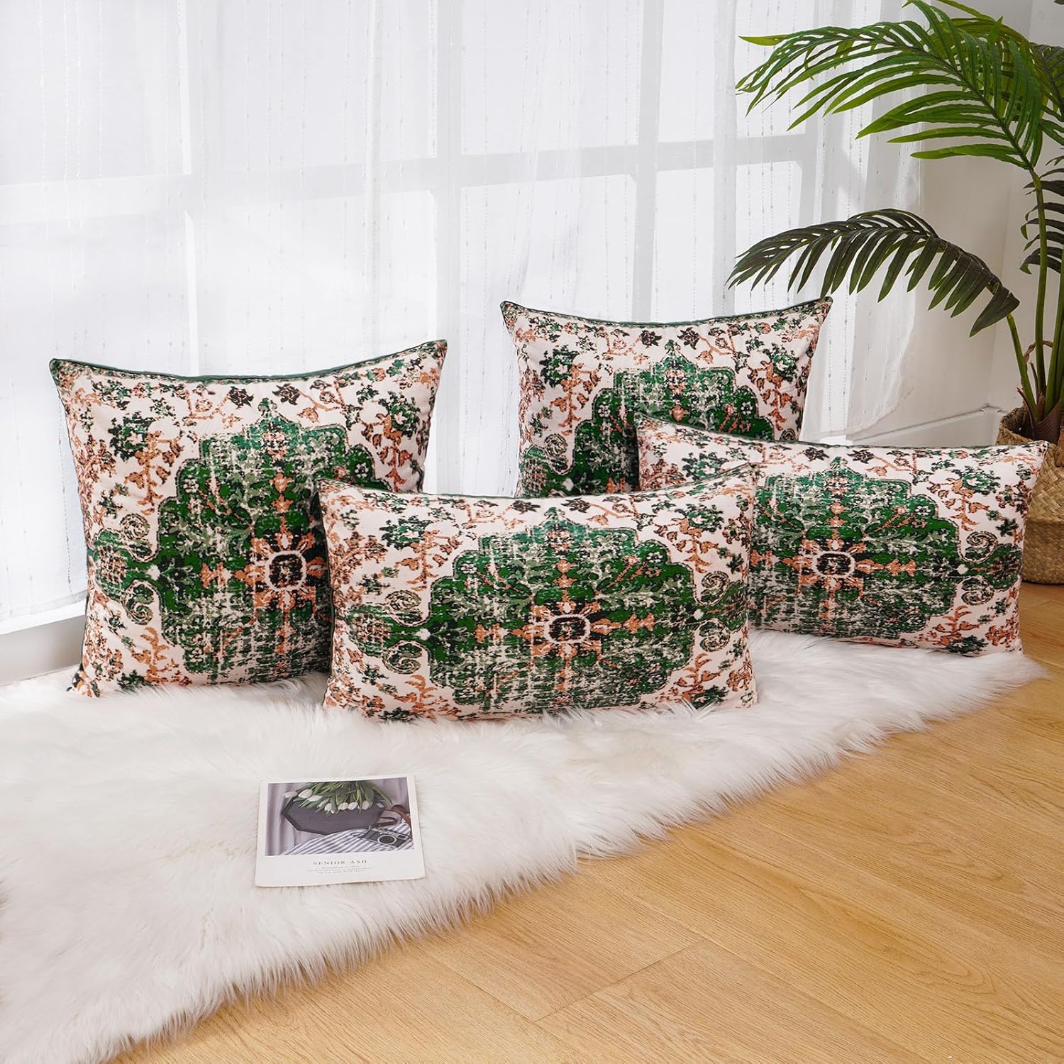 ASPMIZ Juego de 2 fundas de almohada bohemias de 18 x 18 pulgadas, almohadas decorativas de terciopelo con diseño étnico verde navideño para sofá,