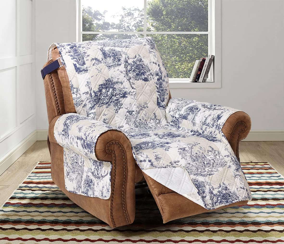Brilliant Sunshine Blue Toile – Funda acolchada para sillón reclinable grande, 28 pulgadas de ancho de asiento, protector de muebles antideslizante,
