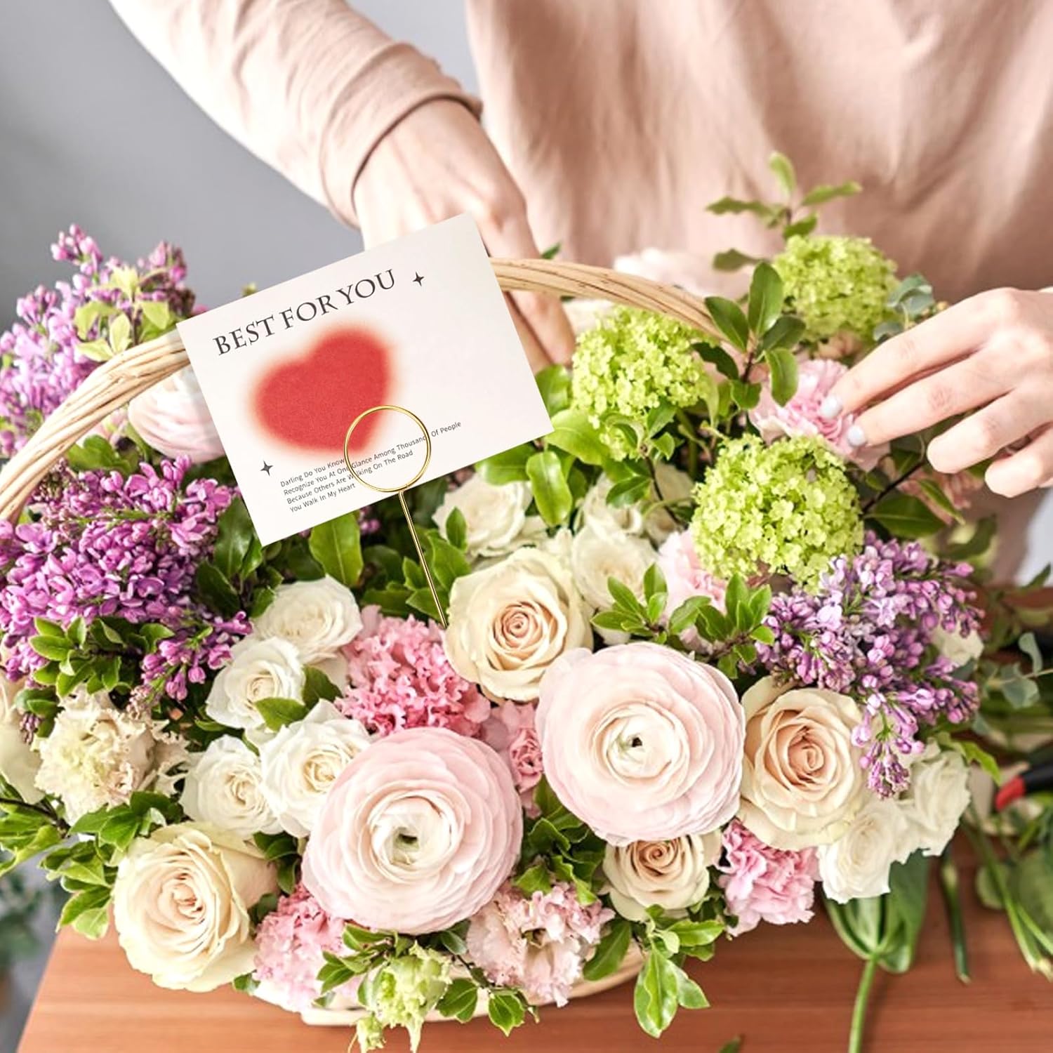 20 soportes para tarjetas de lugar, soporte de tarjetas de lugar de metal floral, soportes de números de mesa dorados, clips de púas de flores de
