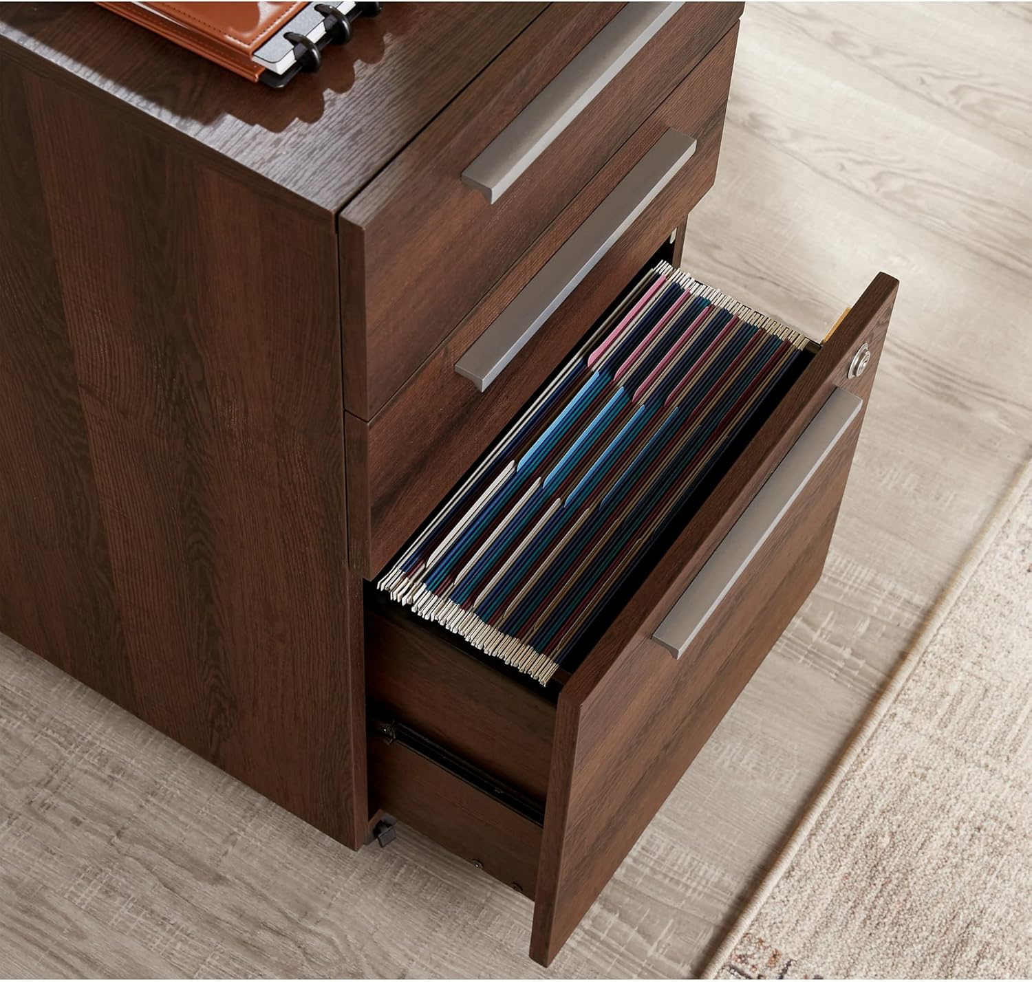 Realspace Trezza – Archivador móvil vertical de 19 pulgadas D con 3 cajones, nogal cálido