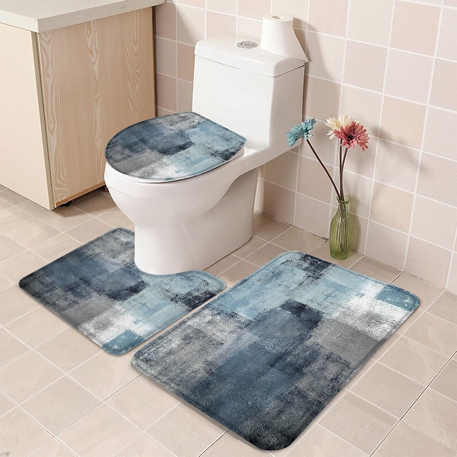 Queenker Juego de 3 alfombras de baño color azul polvoriento, funda para asiento de inodoro, alfombra de contorno, tapete de pedestal y cubierta