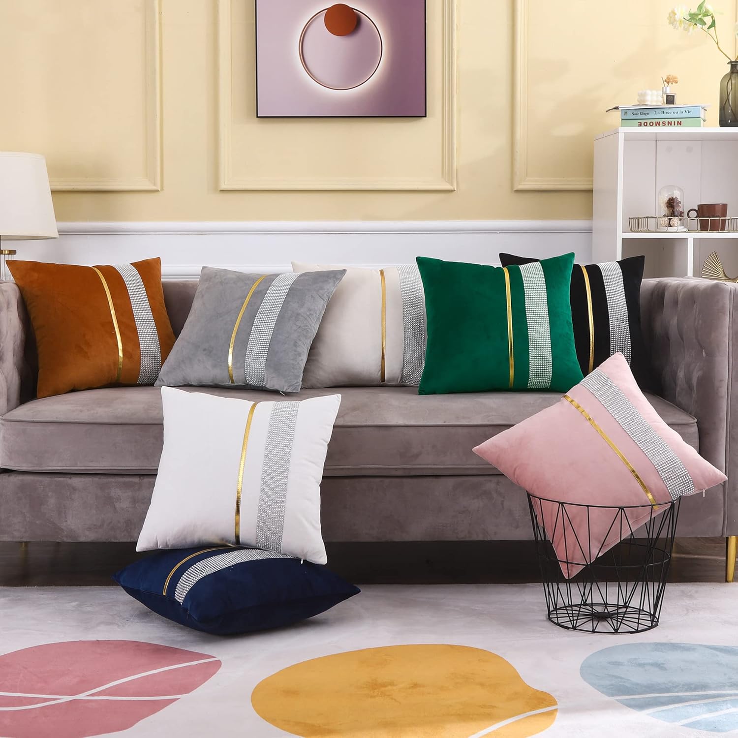 Tosleo Fundas de almohada de terciopelo gris de 20 x 20 pulgadas, paquete de 2 con diamantes brillantes a rayas doradas de cuero dorado, fundas de