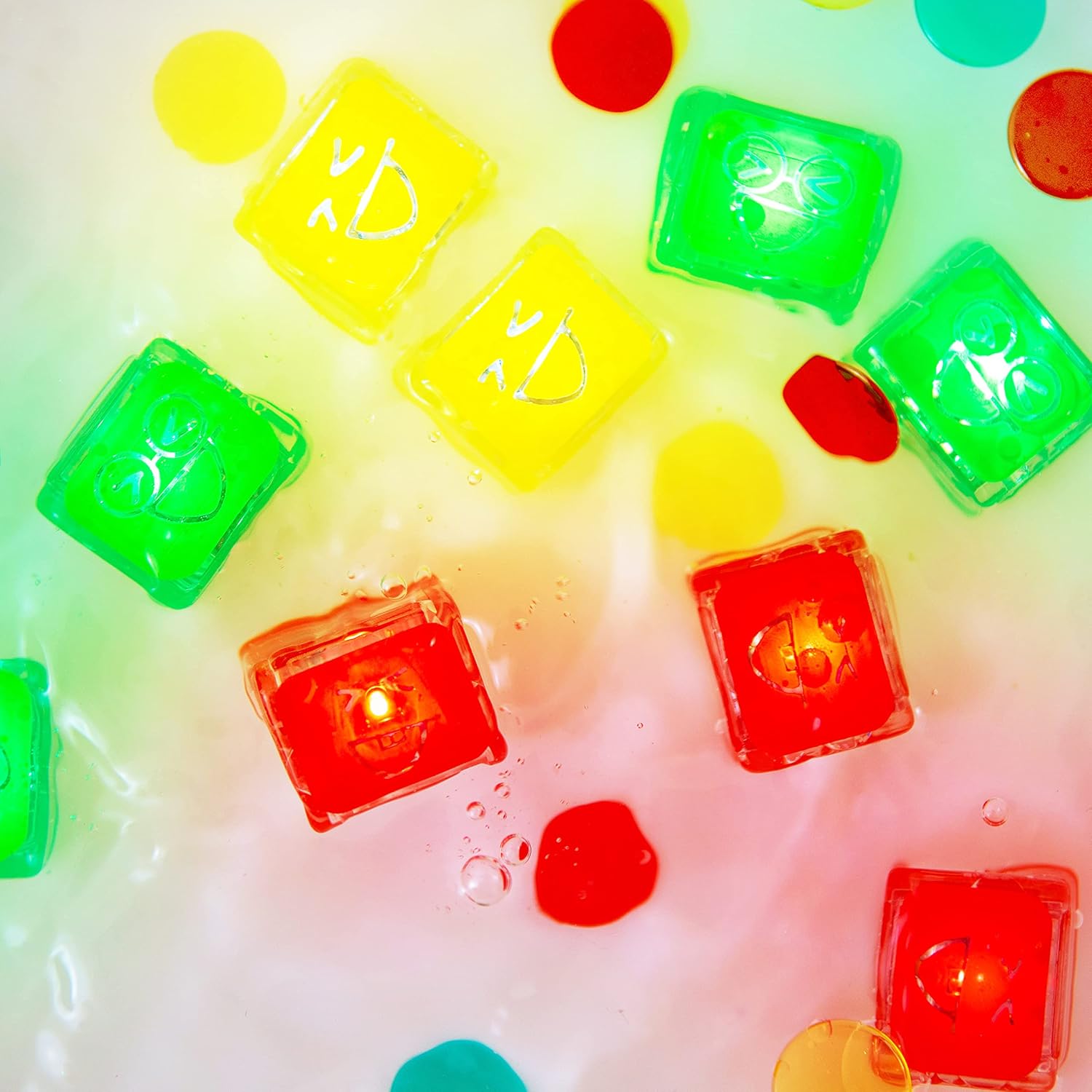 Glo Pals Paquete de cubos iluminados activados por agua para juegos sensoriales (listos, listos, brillantes, rojo, amarillo + verde)