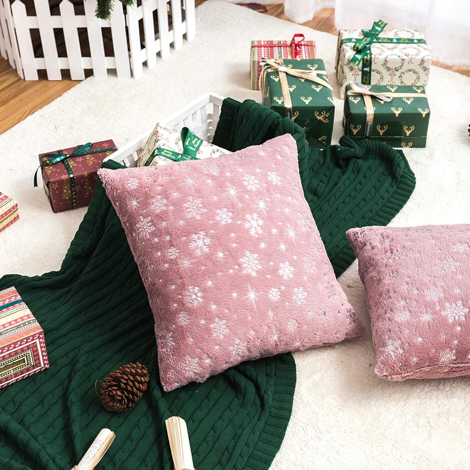 AQOTHES Fundas de almohada decorativas de piel sintética suave con purpurina de copo de nieve para decoración de Navidad, hogar, cama, habitación,