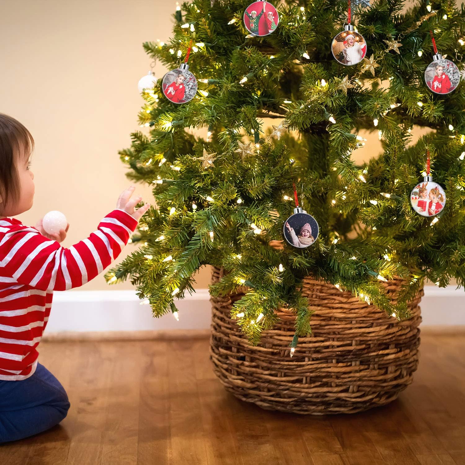 Aneco 10 adornos acrílicos transparentes para fotos, bola de Navidad de 3.150 in, adornos colgantes con tapa plateada y cordón rojo para exhibición