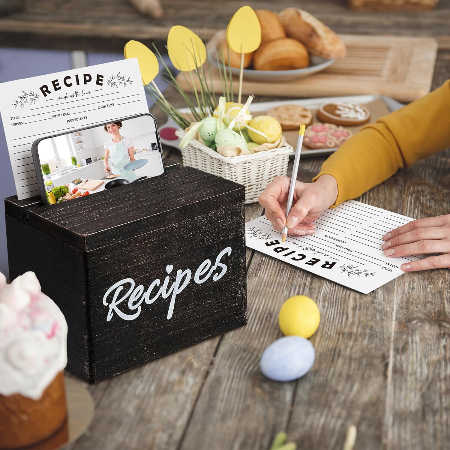 Hoteam Caja de recetas de madera con tarjetas y soporte para tarjetas de recetas de madera rústica con 50 tarjetas de recetas de 5 x 7 pulgadas,