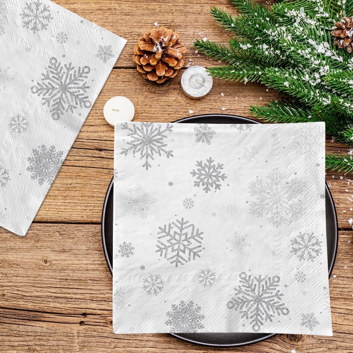 40 servilletas de Navidad con copos de nieve, decoración de fiesta, copos de nieve de invierno, color gris plateado, tema del país de las