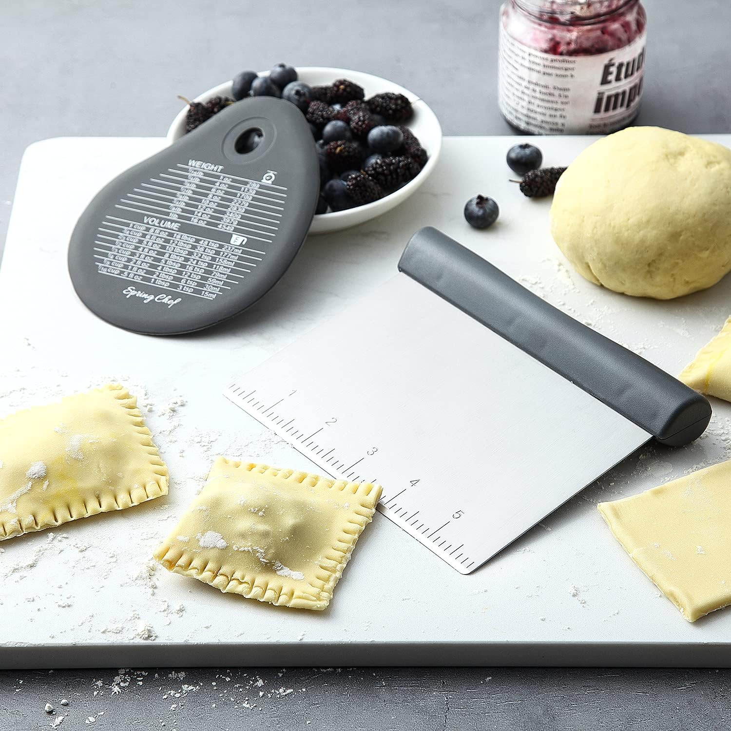 Spring Chef Raspador de banco gris  Herramienta de corte de masa de acero inoxidable con cuenco raspador de repostería para pizza, pan, pastel,