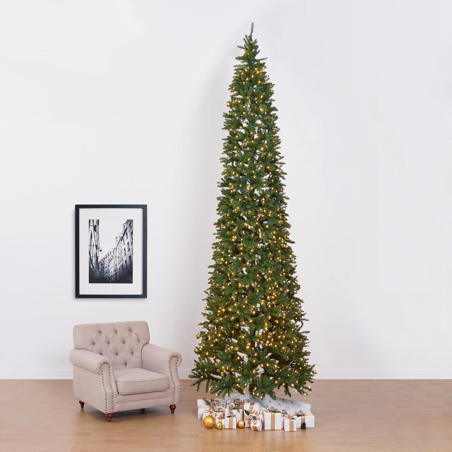 Árbol de Navidad artificial de pino verde delgado de 13 pies con 1360 luces LED blancas cálidas y ramas flexibles 3924