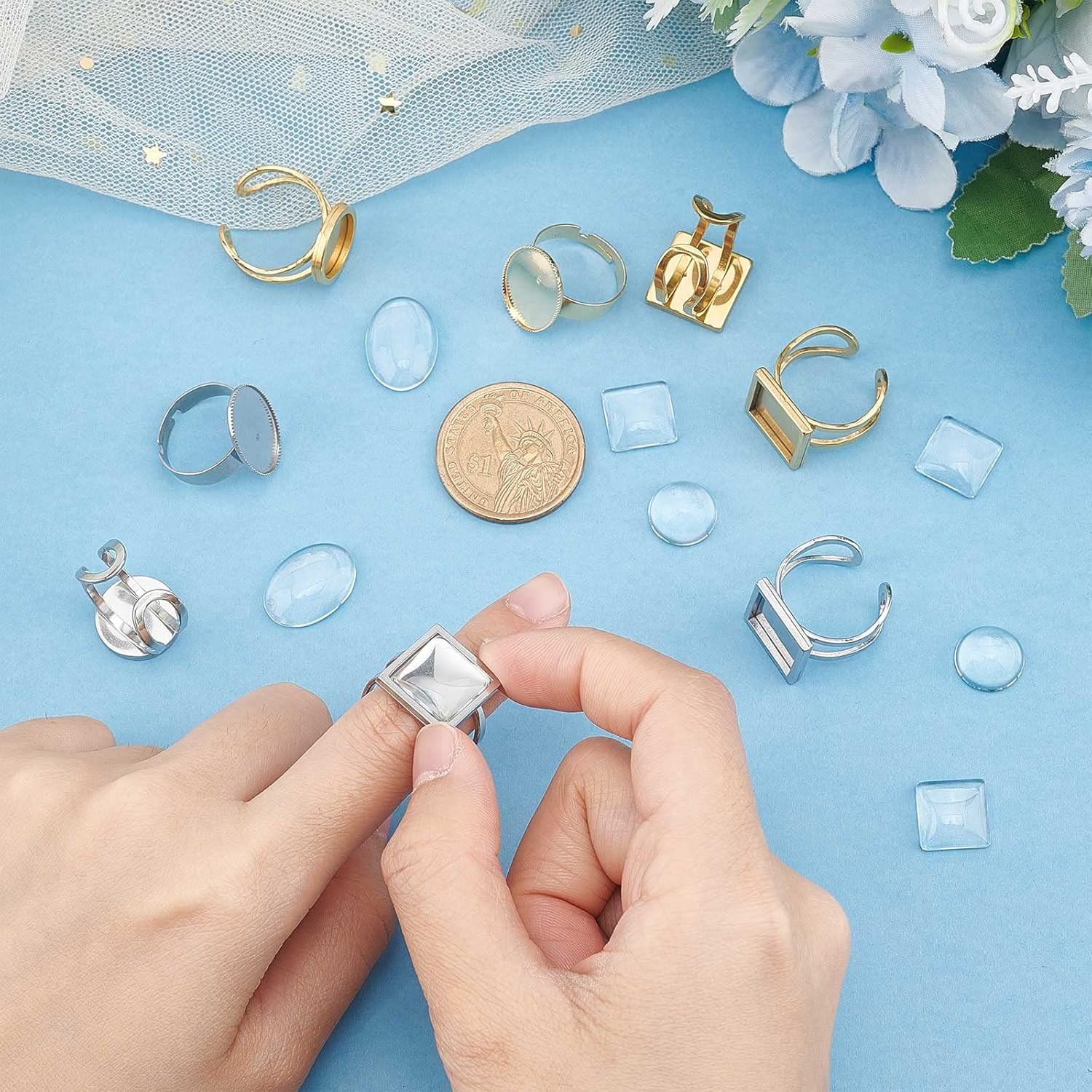 SUNNYCLUE 24 piezas DIY 12 juegos de anillos de dedo en blanco anillos bisel bandejas ajustables de acero inoxidable anillo base anillos en blanco