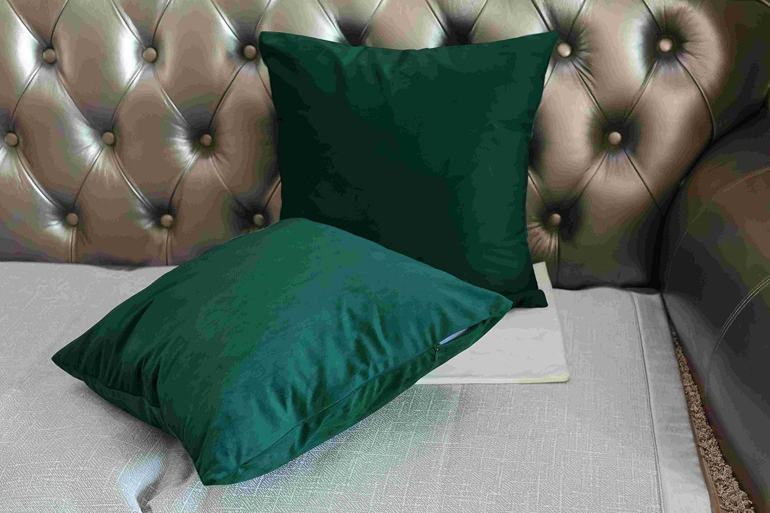 AMZ-NATURALIFE Juego de 2 fundas de almohada de 16 x 16 pulgadas, terciopelo verde oscuro, fundas de cojín cuadradas decorativas suaves y sólidas,