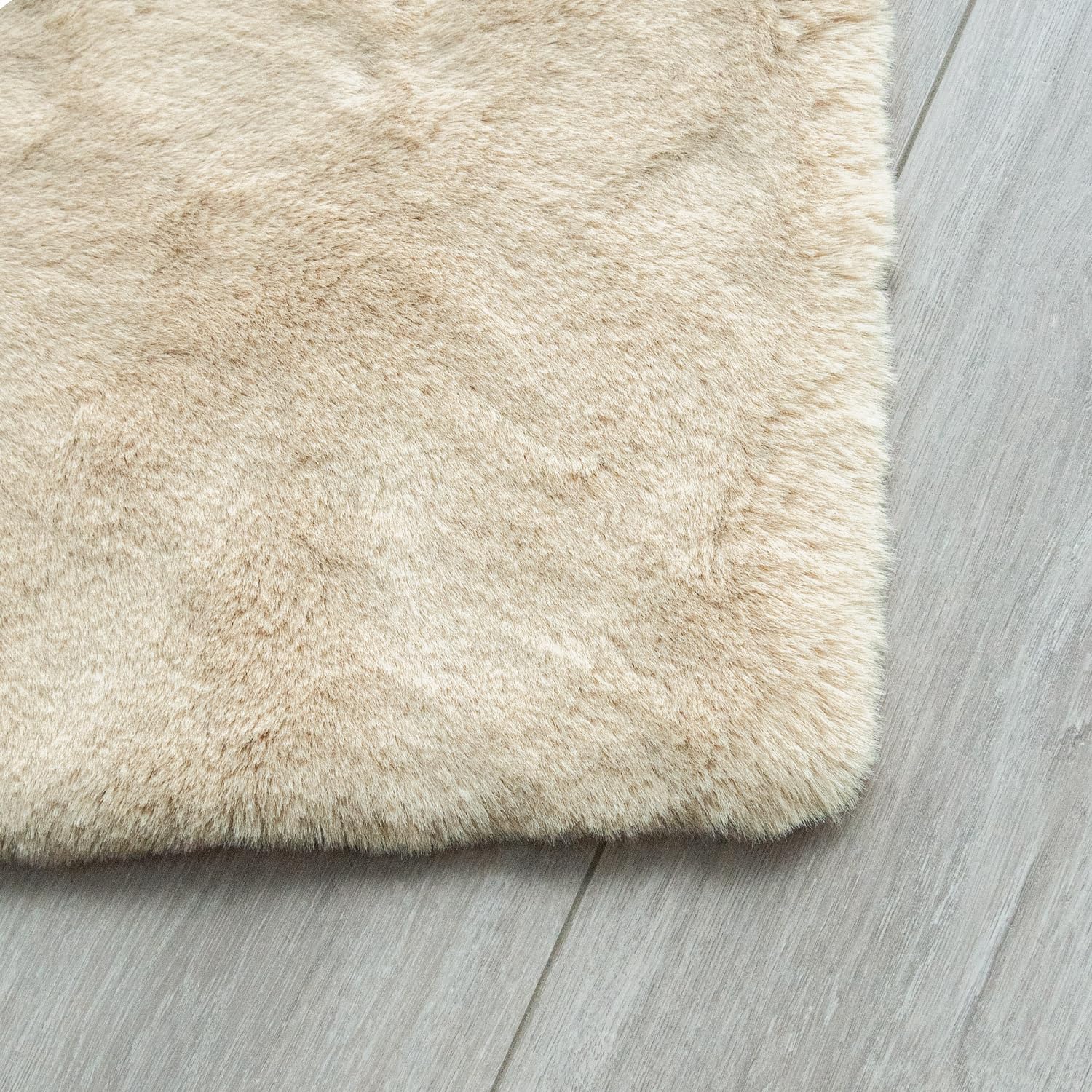Alfombra de felpa lanuda de 5 x 7 pies, color marrón claro, beige, para dormitorio, alfombra lavable de piel sintética de conejo para sala de estar,