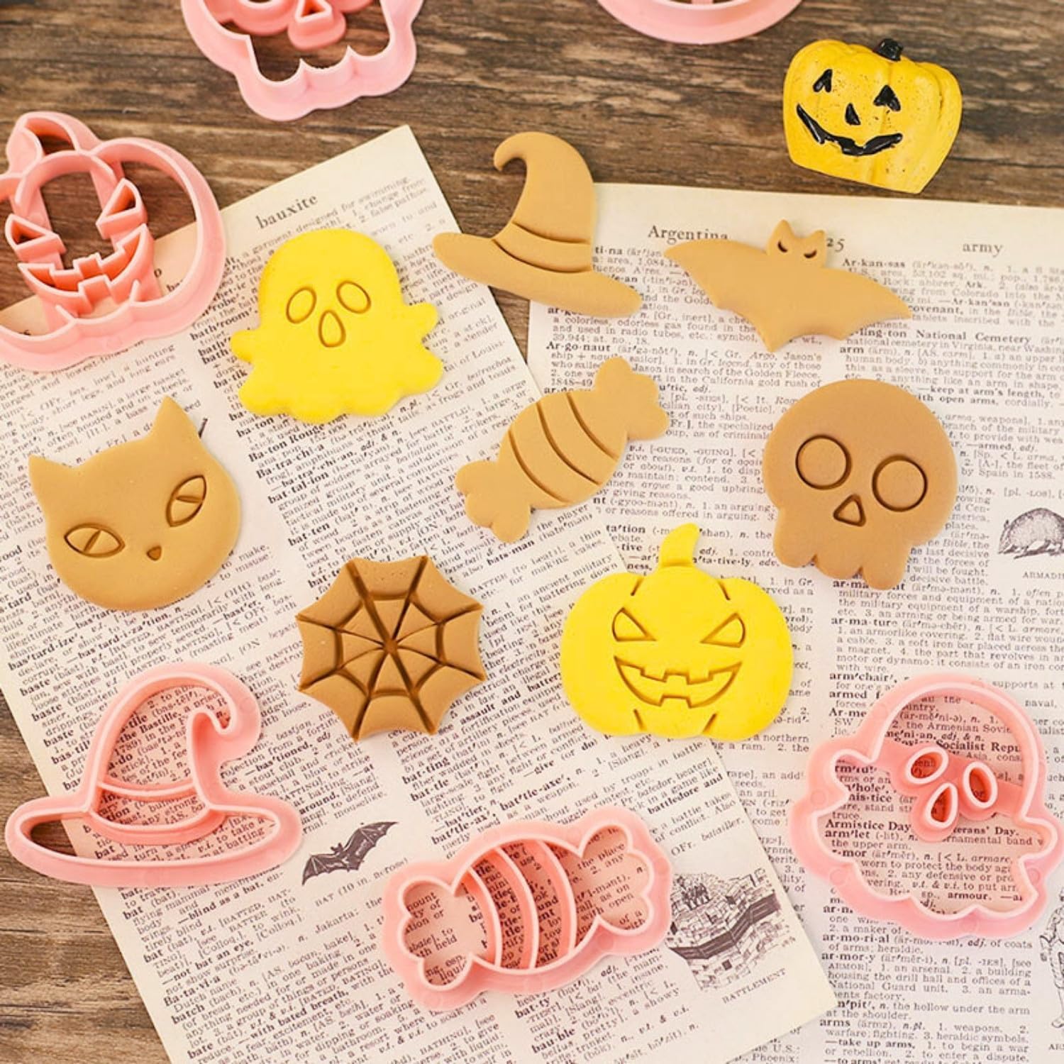 Juego de cortadores de galletas de Halloween  8 piezas de plástico sonriente de calabaza, calavera, sombrero de bruja, caramelo, telaraña,