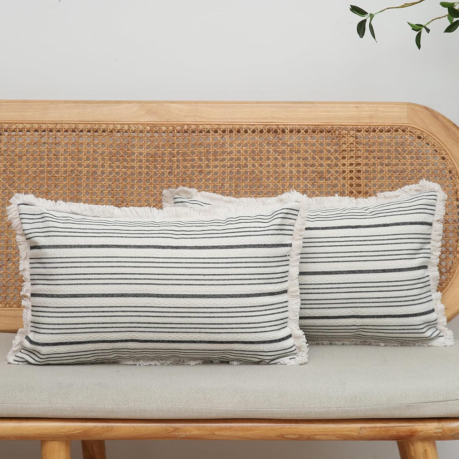 Kiuree Juego de 2 fundas de almohada de granja de 12 x 20 pulgadas, fundas de almohada lumbares a rayas con flecos, fundas decorativas bohemias para