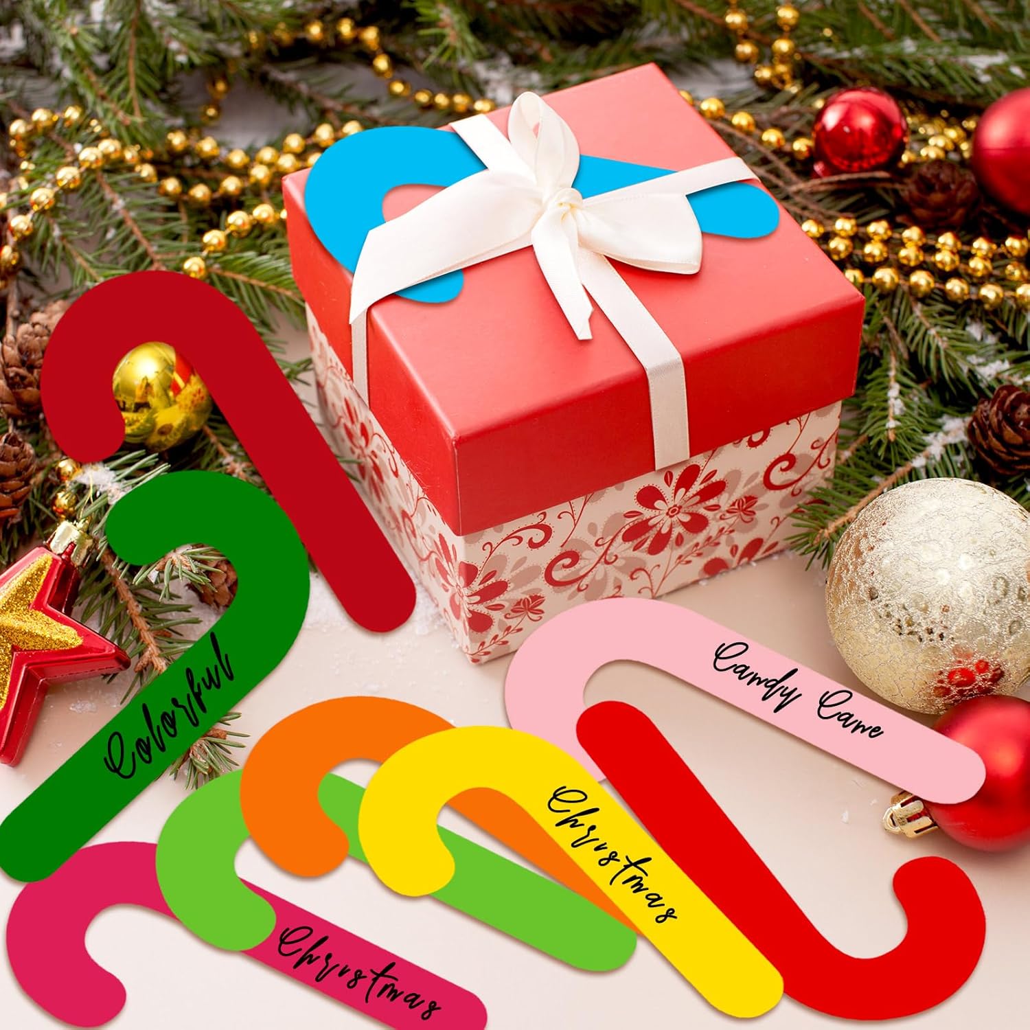 Geyee 108 piezas de recortes de bastón de caramelo de Navidad, varios recortes de Navidad, recortes de papel de bastón de caramelo para Navidad,