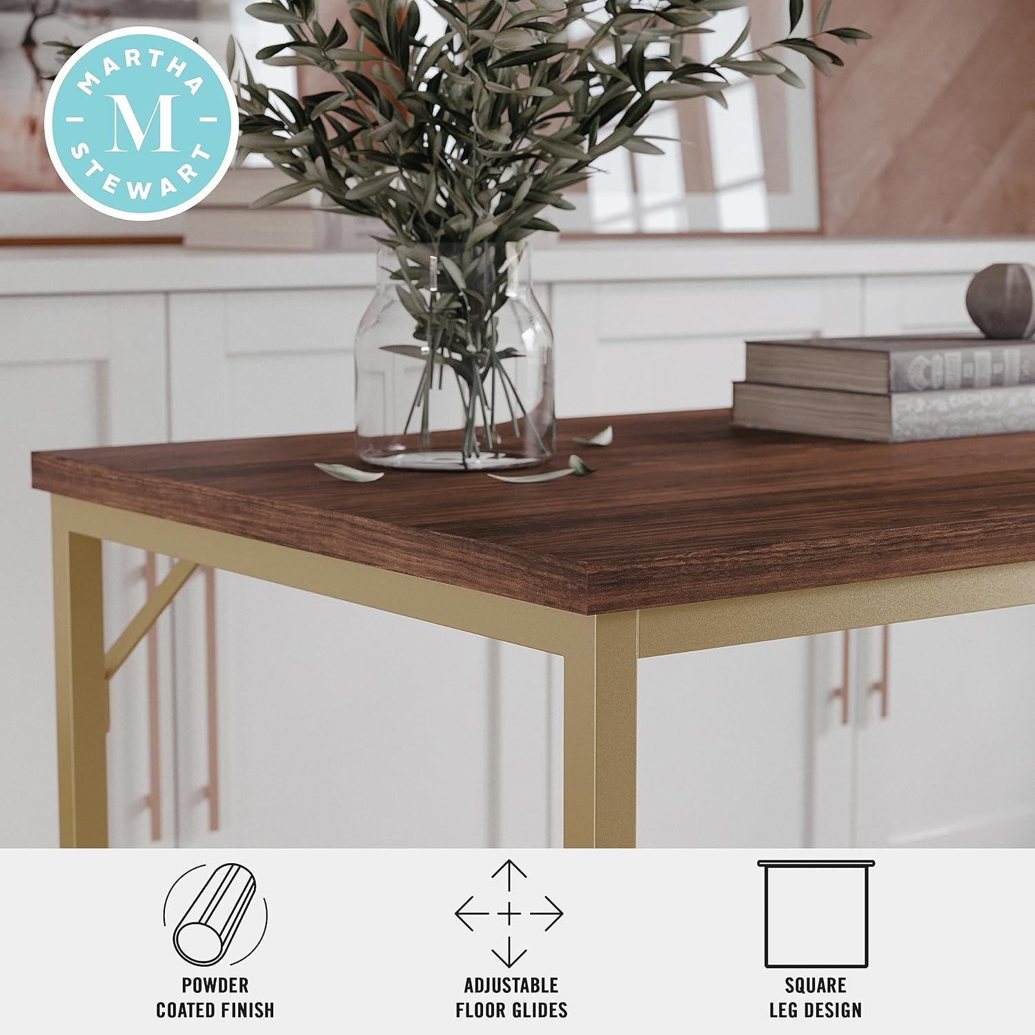 Martha Stewart Noah Home Office Parsons Escritorio en madera de nogal con marco de metal de latón pulido